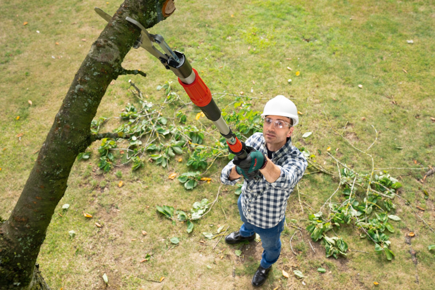 Bosch Home & Garden Akku-Heckenschere »AdvancedPrune 18V-45«, inkl. Akku 2 Ah und Ladegerät AL 18V-20