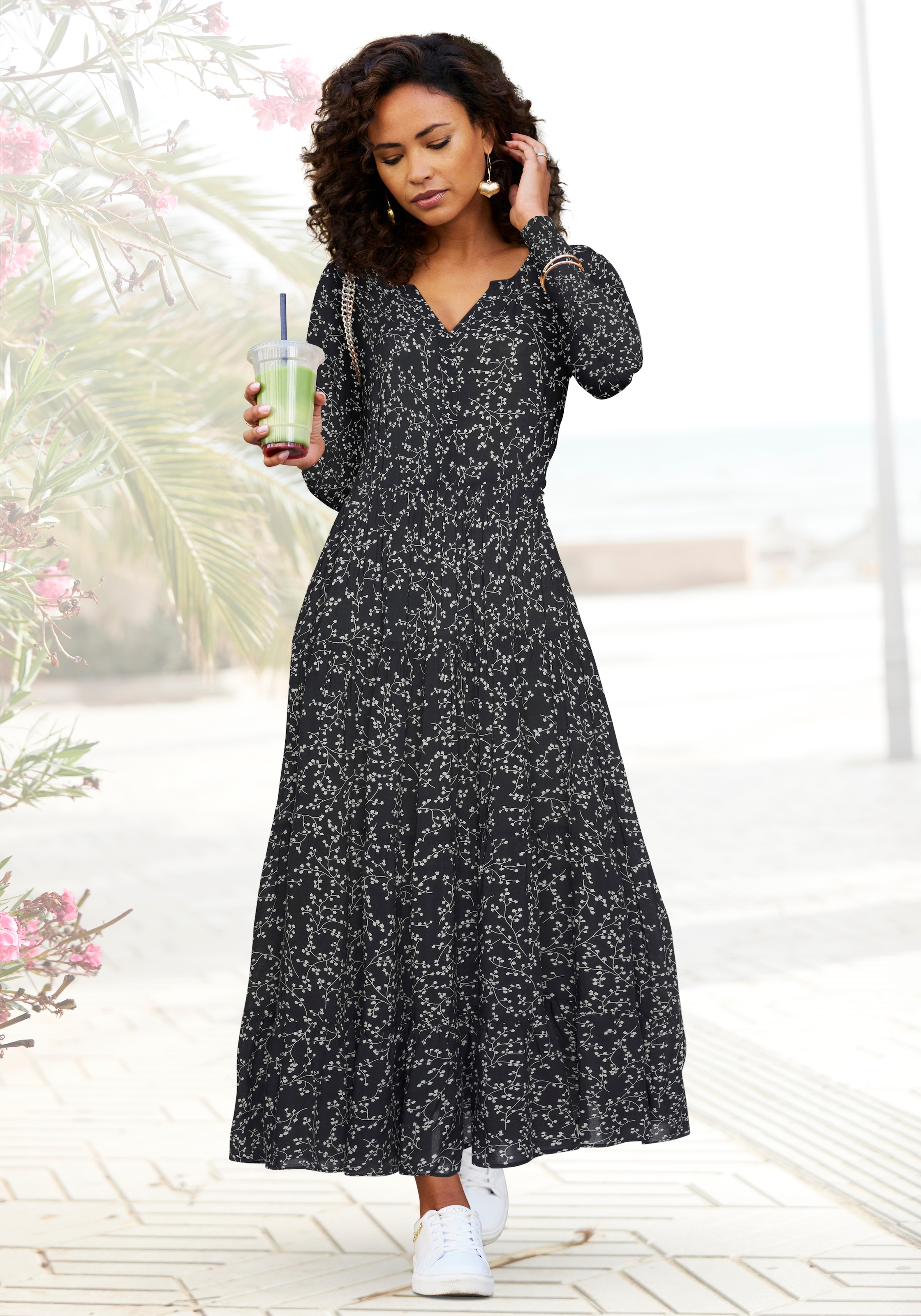 LASCANA Maxikleid mit Blumenprint und Volants, locker bequemer Look