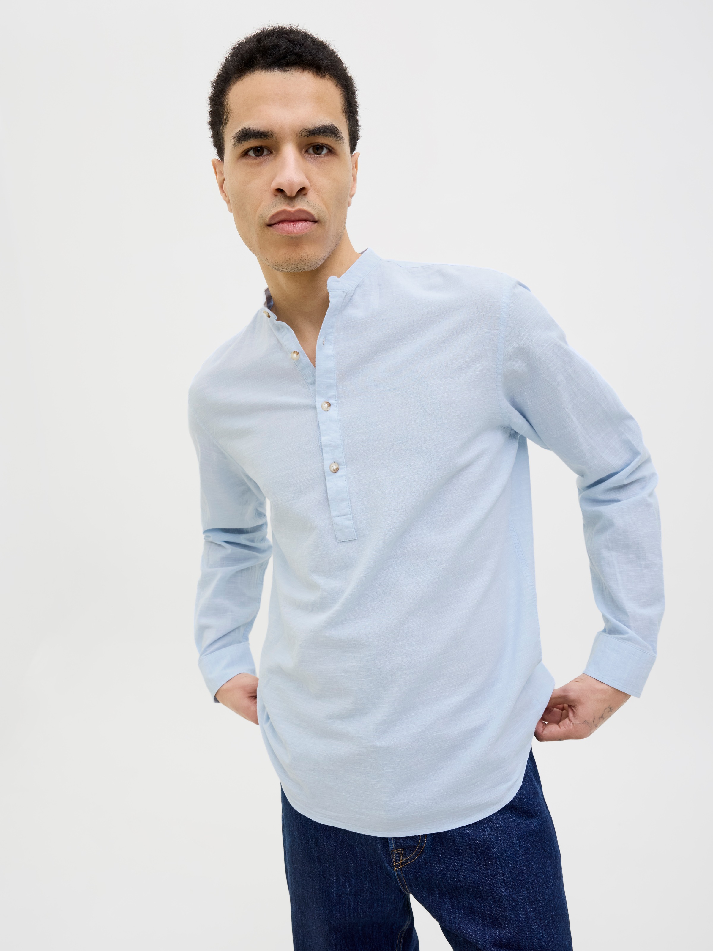 Jack & Jones Langarmhemd »JJESUMMER HALF PLACKET SHIRT LS SN«, mit Bandkragen