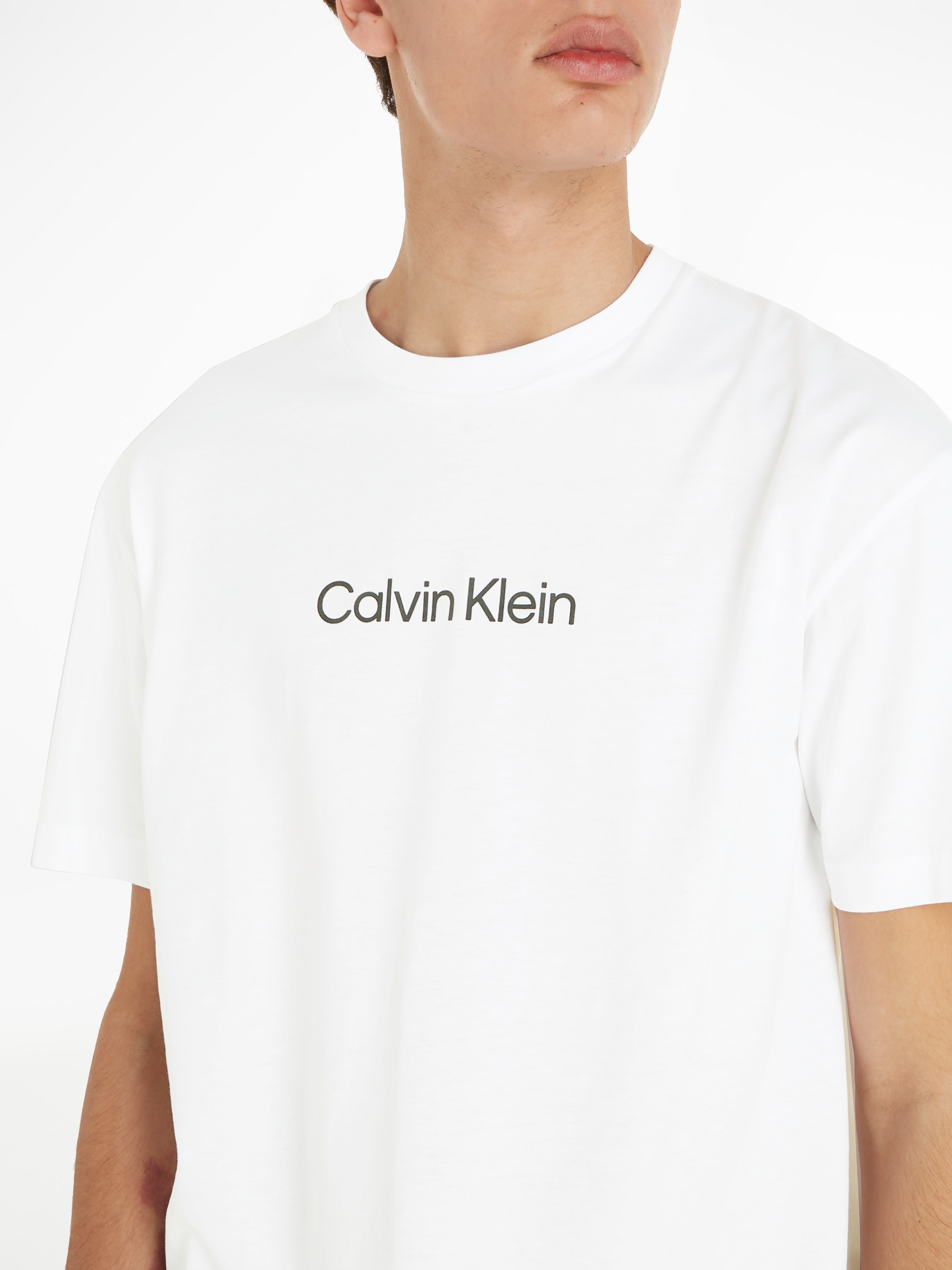 »HERO LOGO ♕ Klein COMFORT mit Markenlabel bei T-Shirt Calvin aufgedrucktem T-SHIRT«,