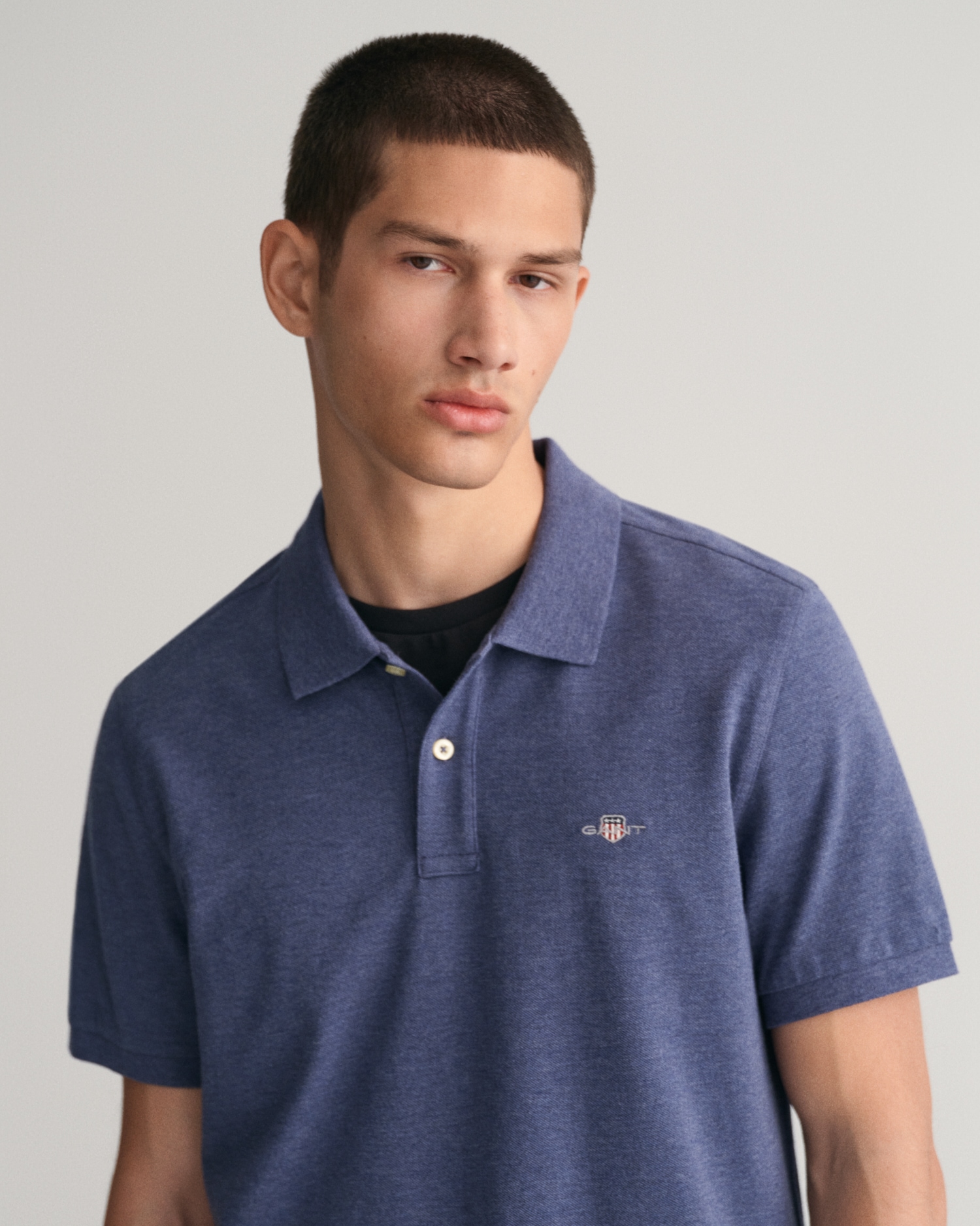 Gant Poloshirt »REG SHIELD SS PIQUE POLO«, mit Logo und Flachstrickkragen 100% Baumwolle Pique