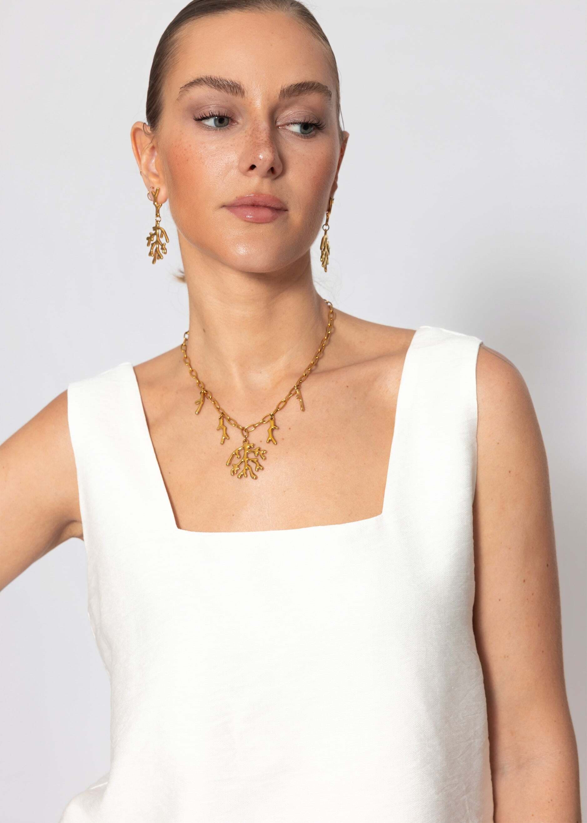 SASSYCLASSY T-Shirt »Cropped Top mit breiten Trägern« Schlichtes Top mit geradem Ausschnitt in lockerer Passform Offwhite