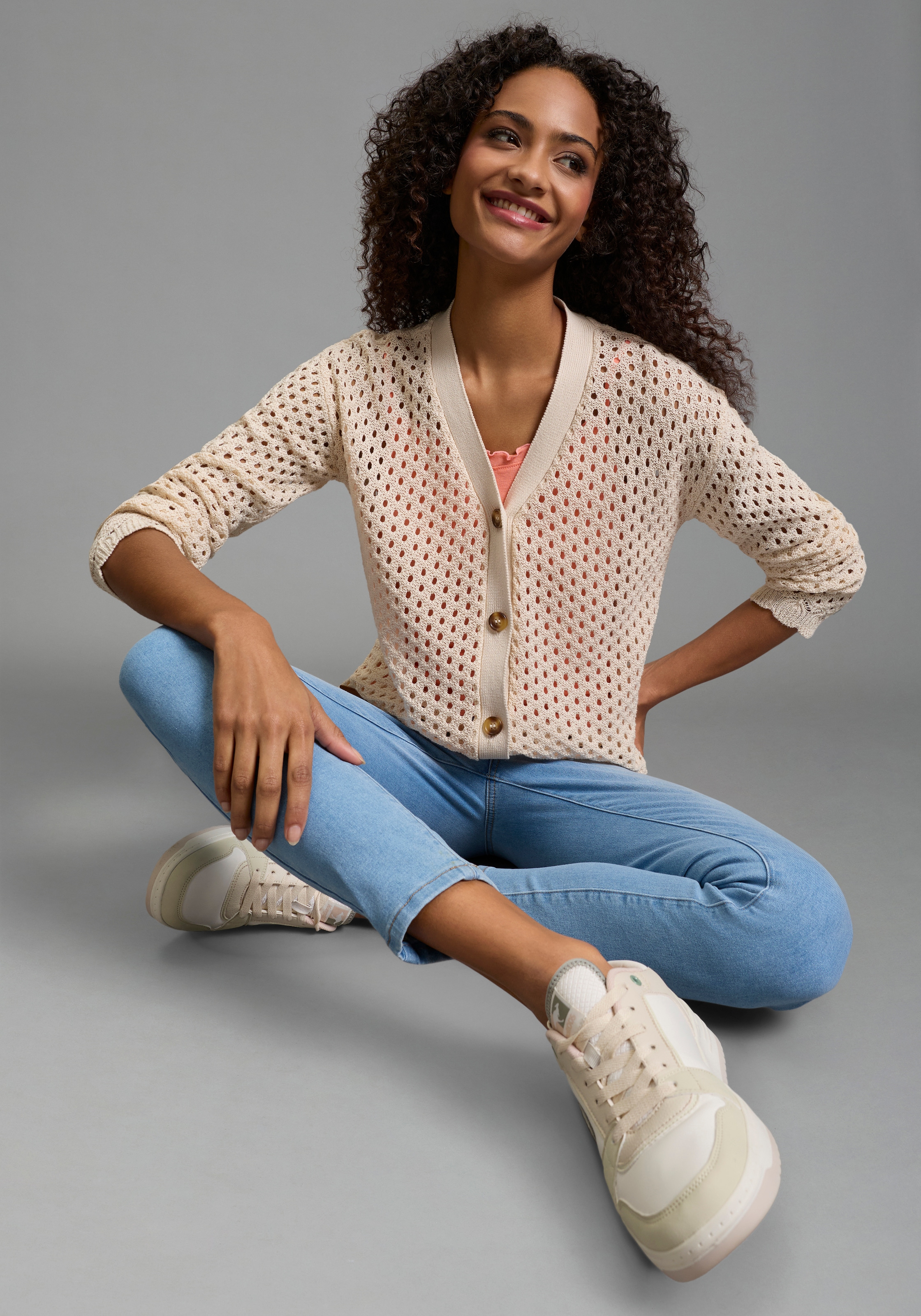 KangaROOS Ajourstrickjacke casual Stil, Langarm, bequeme Passform, Ajourstrick