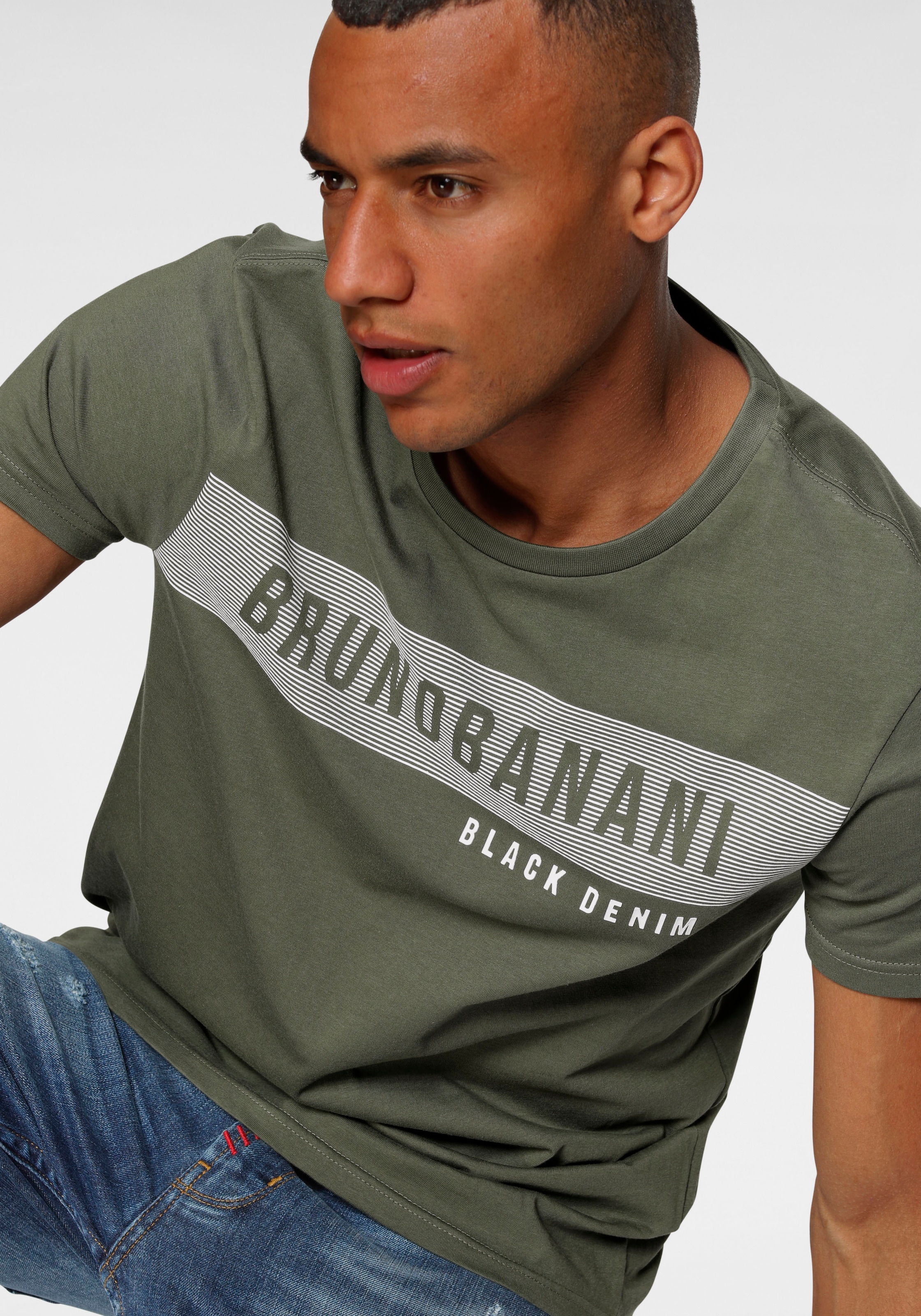 Bruno Banani T-Shirt, kurzärmelig, schmal geschnitten, Rundhalsausschnitt