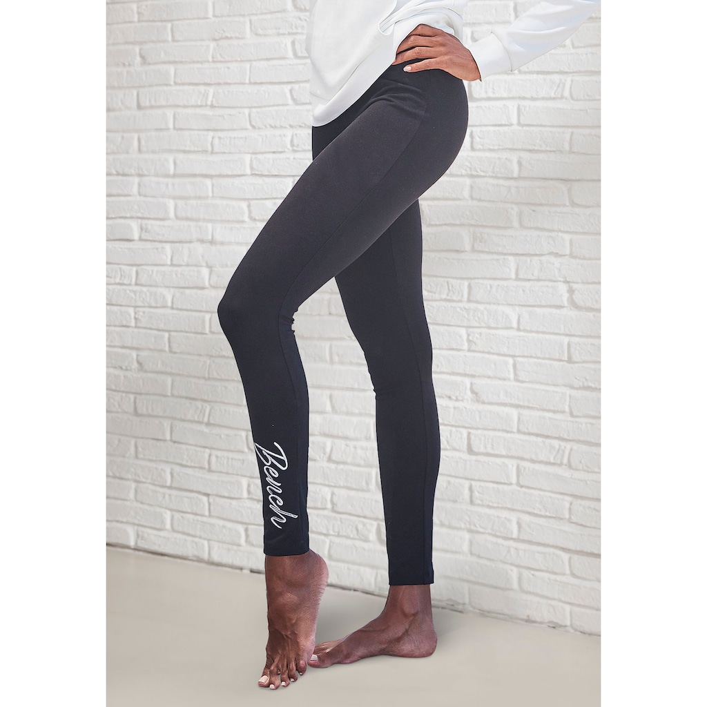 Bench. Loungewear Leggings, mit glänzender Logostickerei