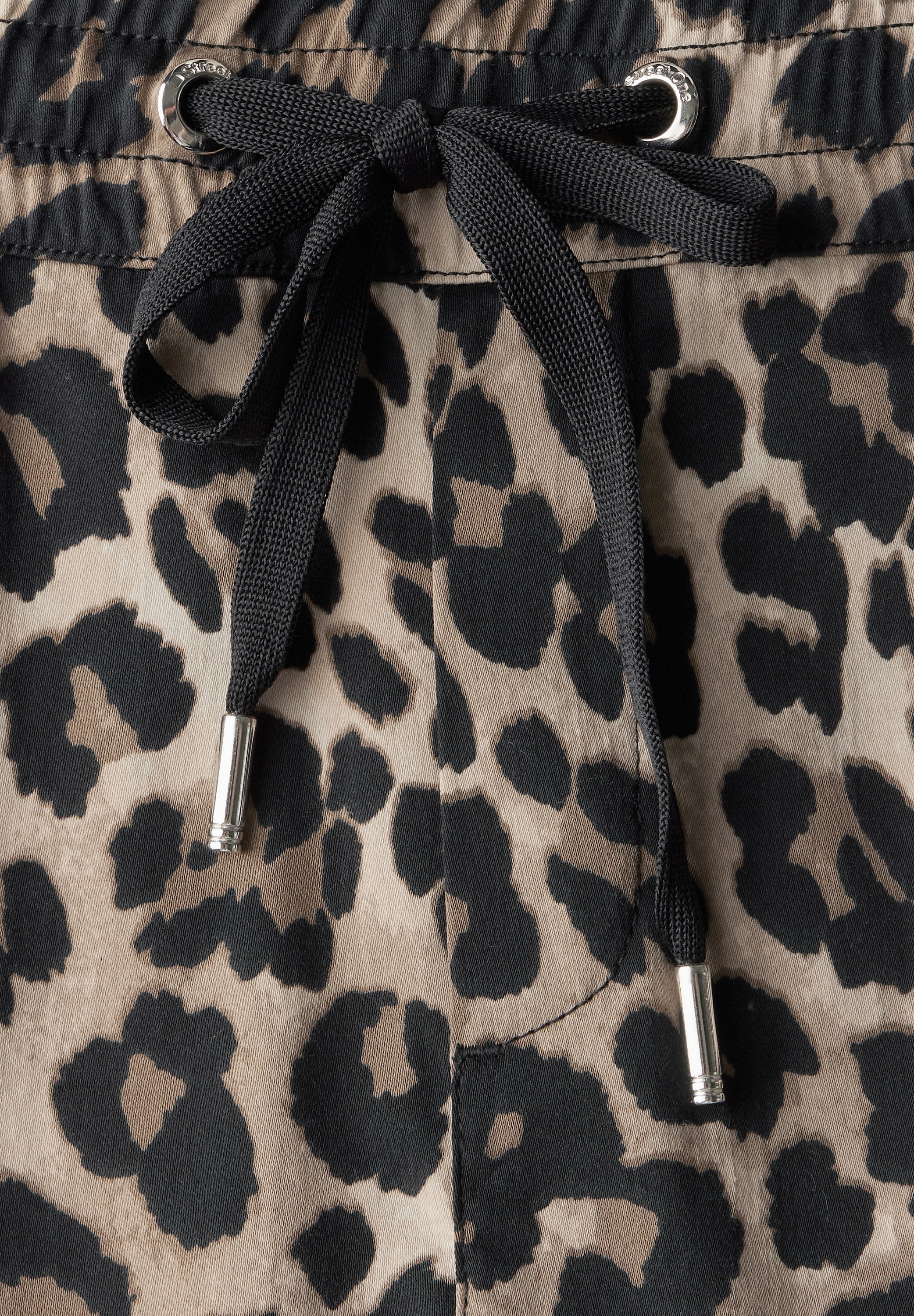 STREET ONE Stoffhose »Style Bonny«, mit Leo-Print
