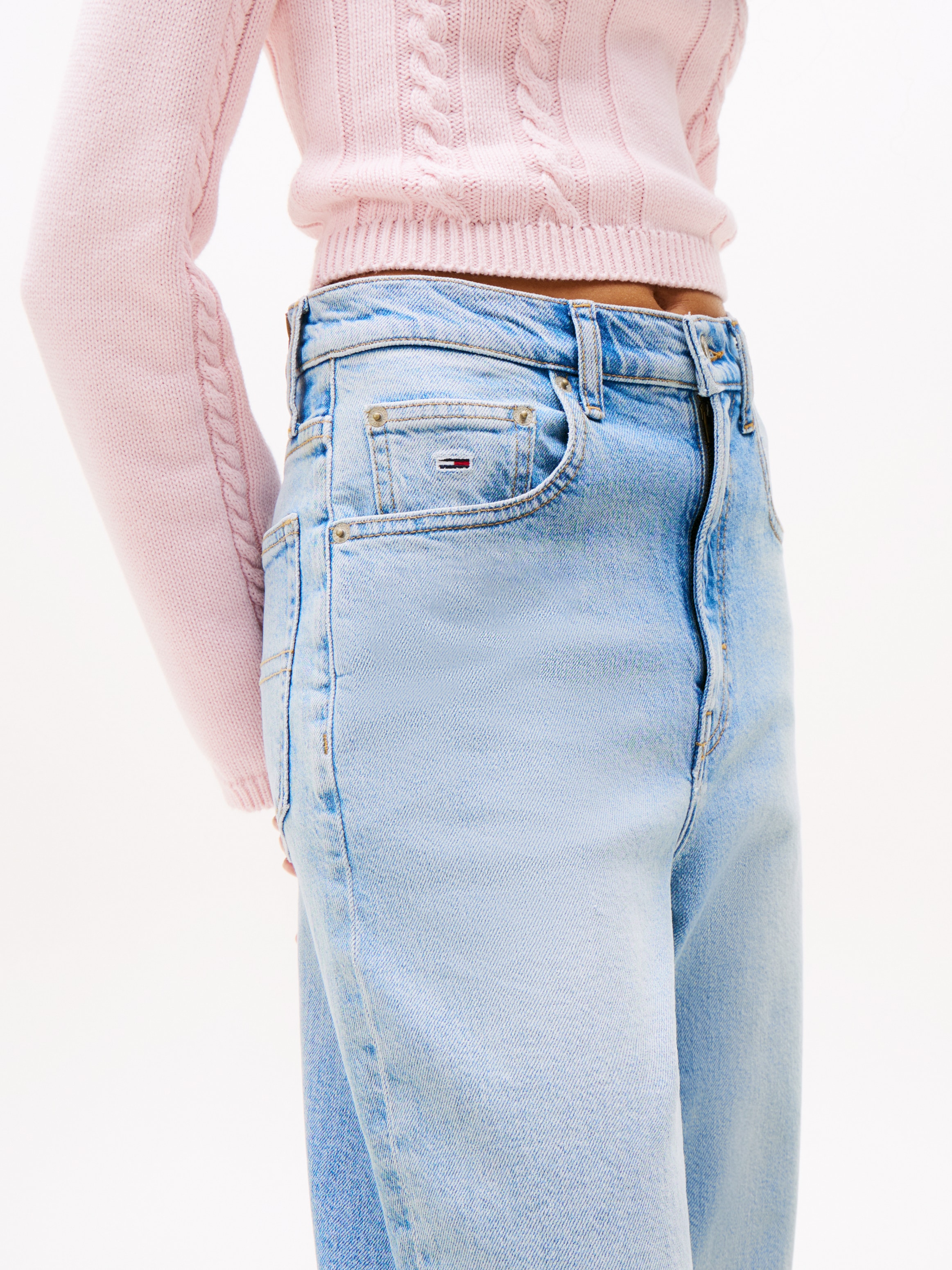 Tommy Jeans Mom-Jeans »MOM JEAN UH TPR«, mit Logo-Stickereien, in knöchelfreier Länge