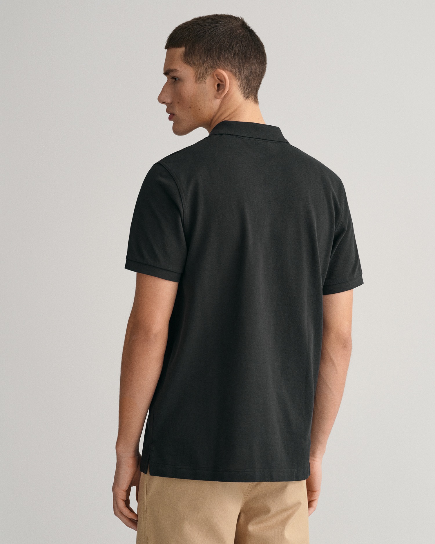 Gant Poloshirt »REG TONAL SHIELD SS RUGGER«, Ton in Ton Stickerei auf der Brust