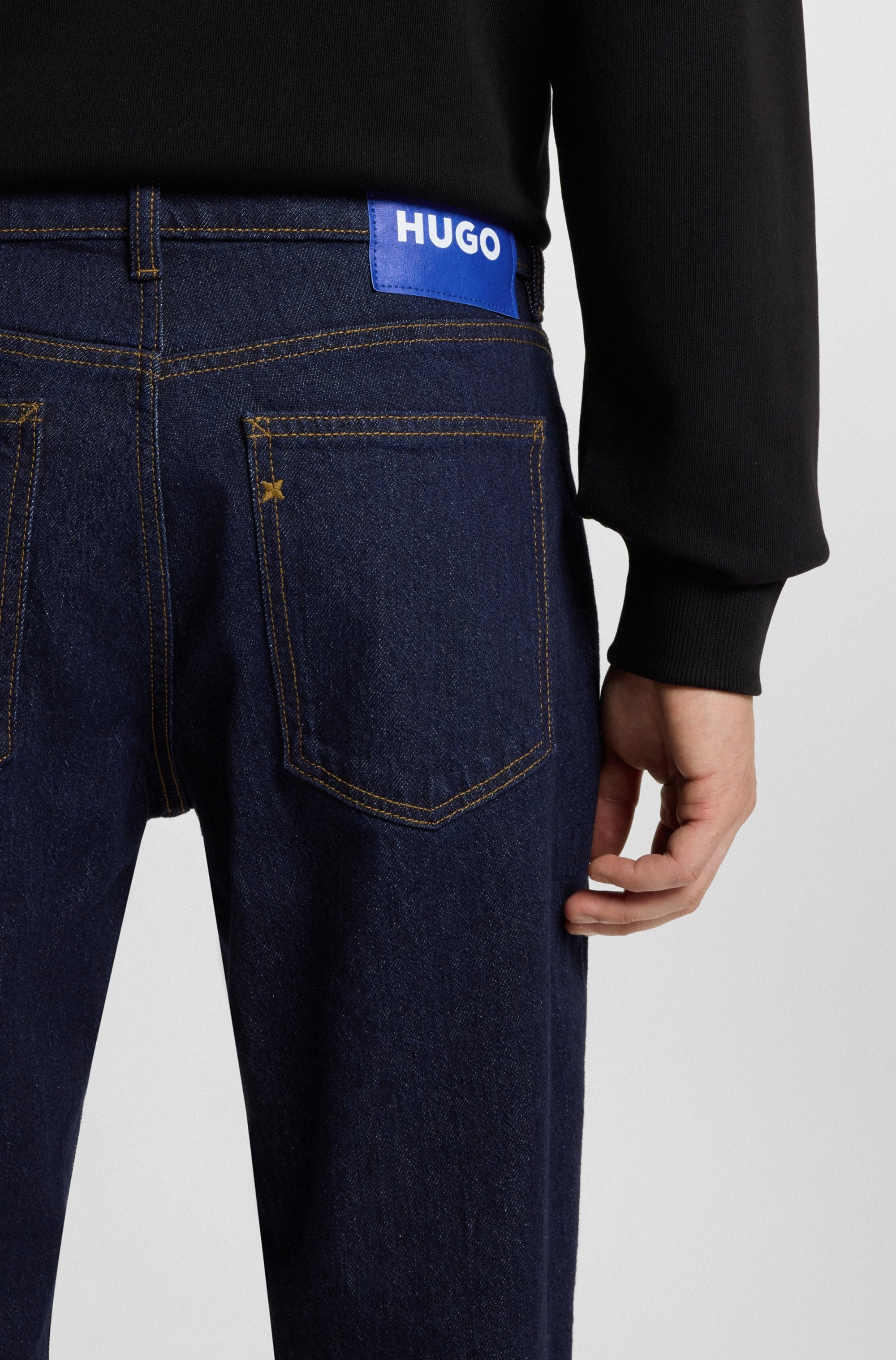 HUGO Tapered-fit-Jeans »Brody« mit Stone-washed-Finish