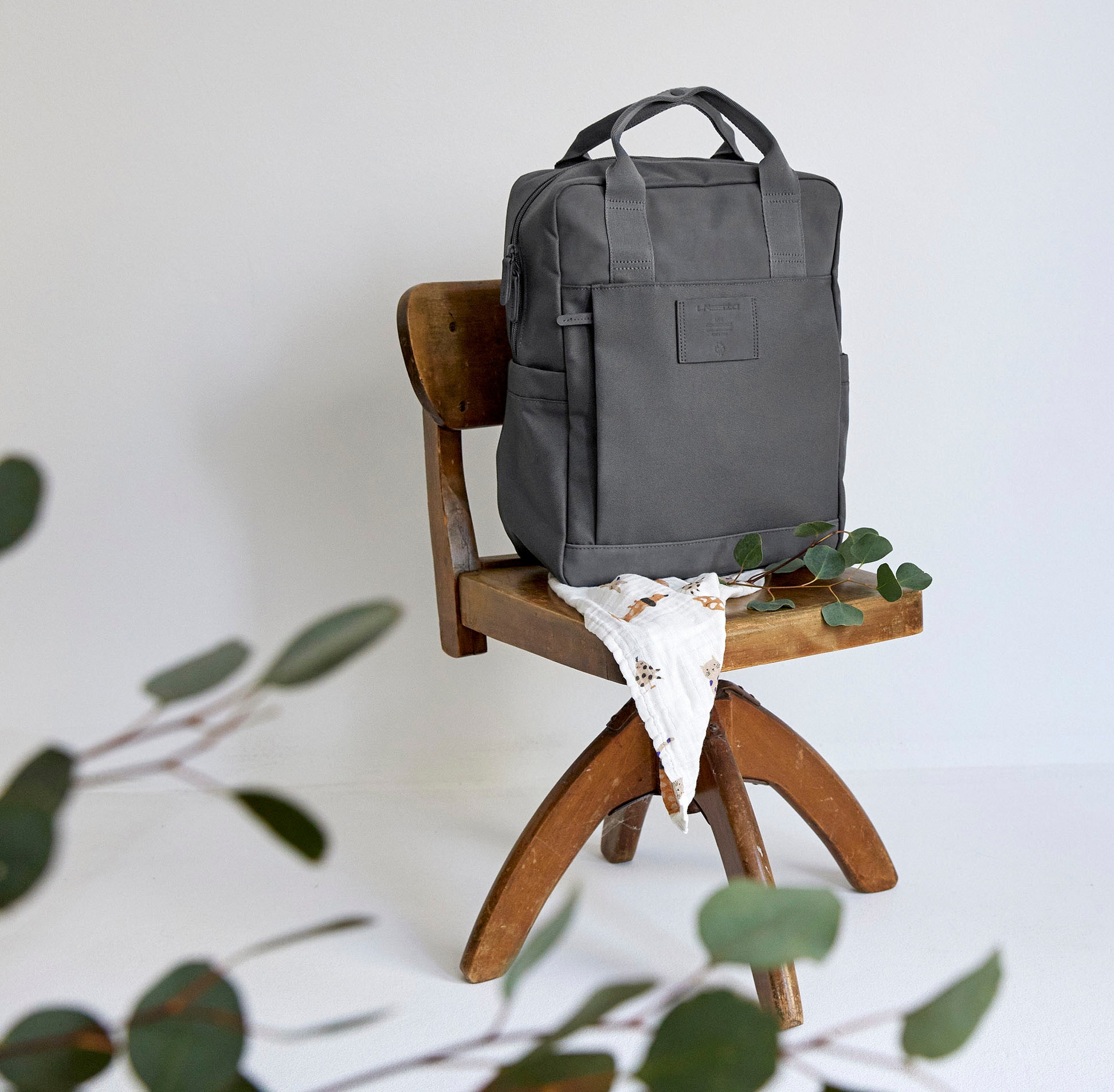 LÄSSIG Wickelrucksack »Green Label, Vividal, anthracite«, zum Teil aus recyceltem Material