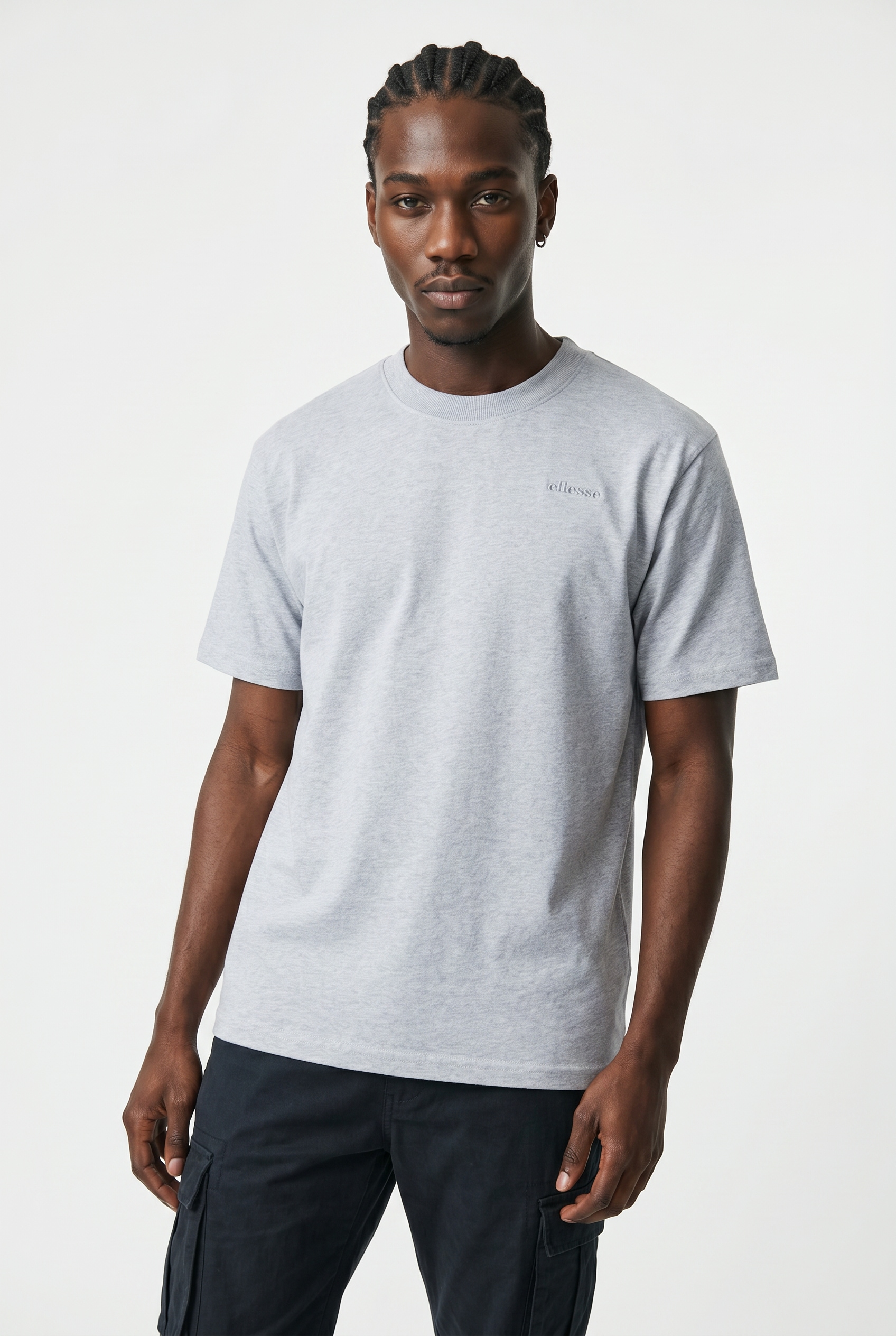 Ellesse T-Shirt »SUISIO T SHIRT« mit Rundhalsausschnitt, Kurzarm-Design, aus Baumwolle