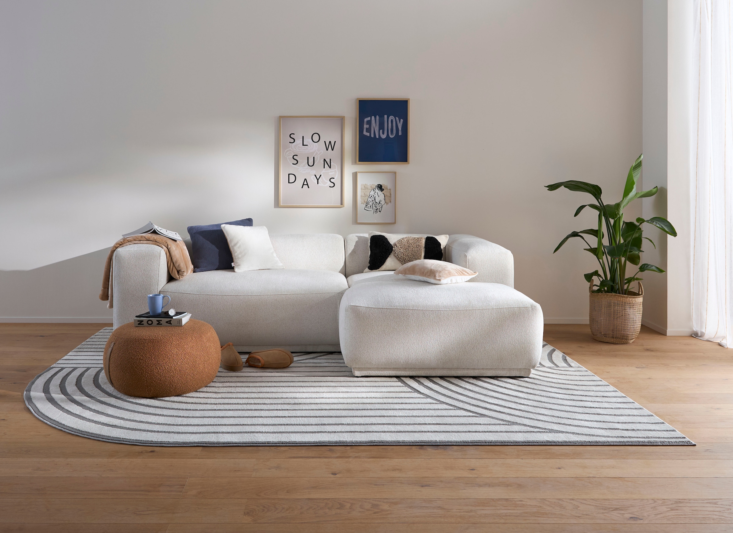 s.Oliver Bild mit Rahmen »Lazy Girl« Abstrakt | Bilder von Frauen | Frau | Kunst | Menschen | Mode | Modebilder | Modern | Person | Personen 1 Stk. tlg. HD Premium Posterdruck mit Echtholzrahmen