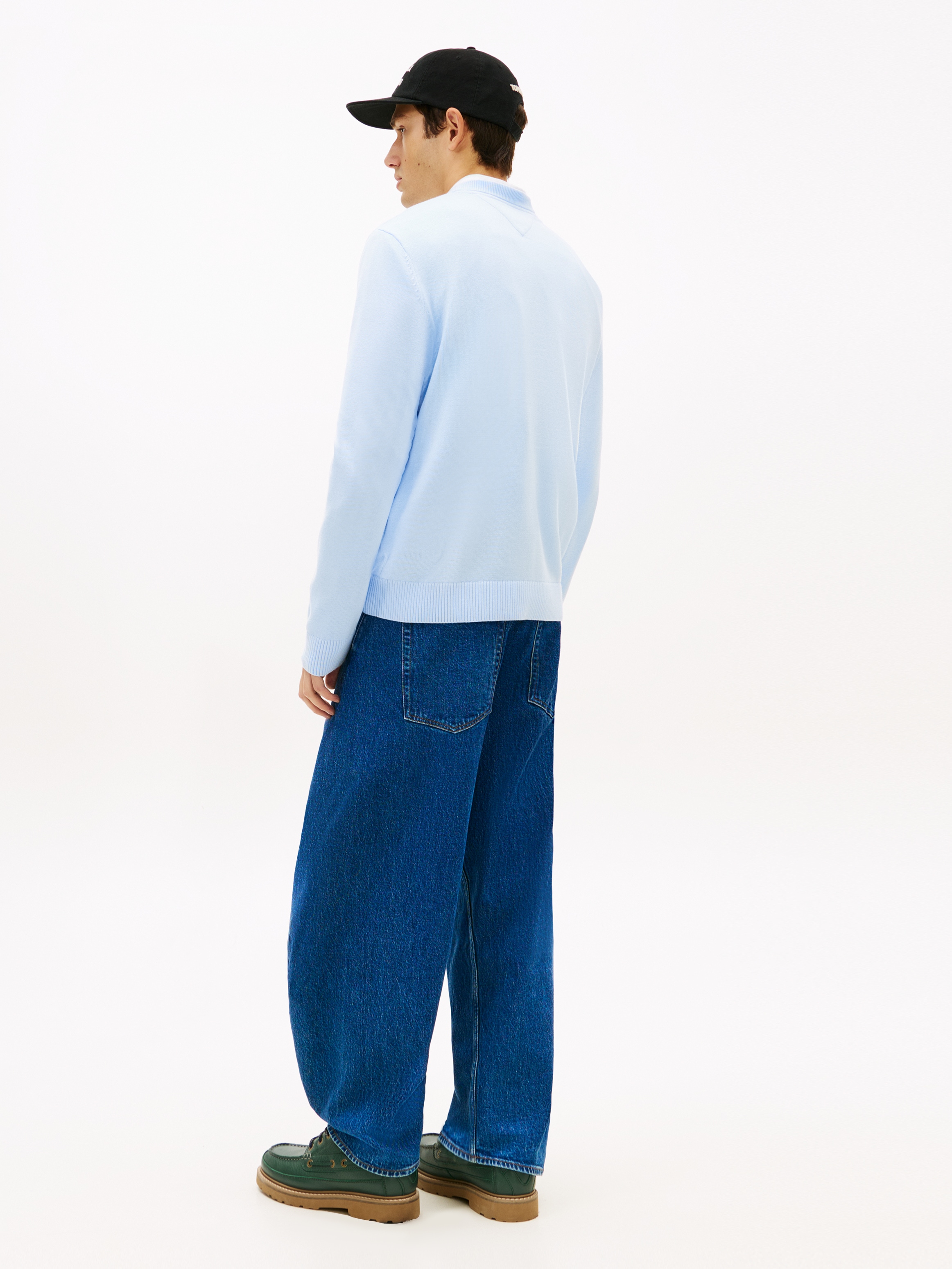 Tommy Jeans Strickpullover »TJM SLIM FIT LIGHT SWEATER« Slim fit mit Rundhalsausschnitt