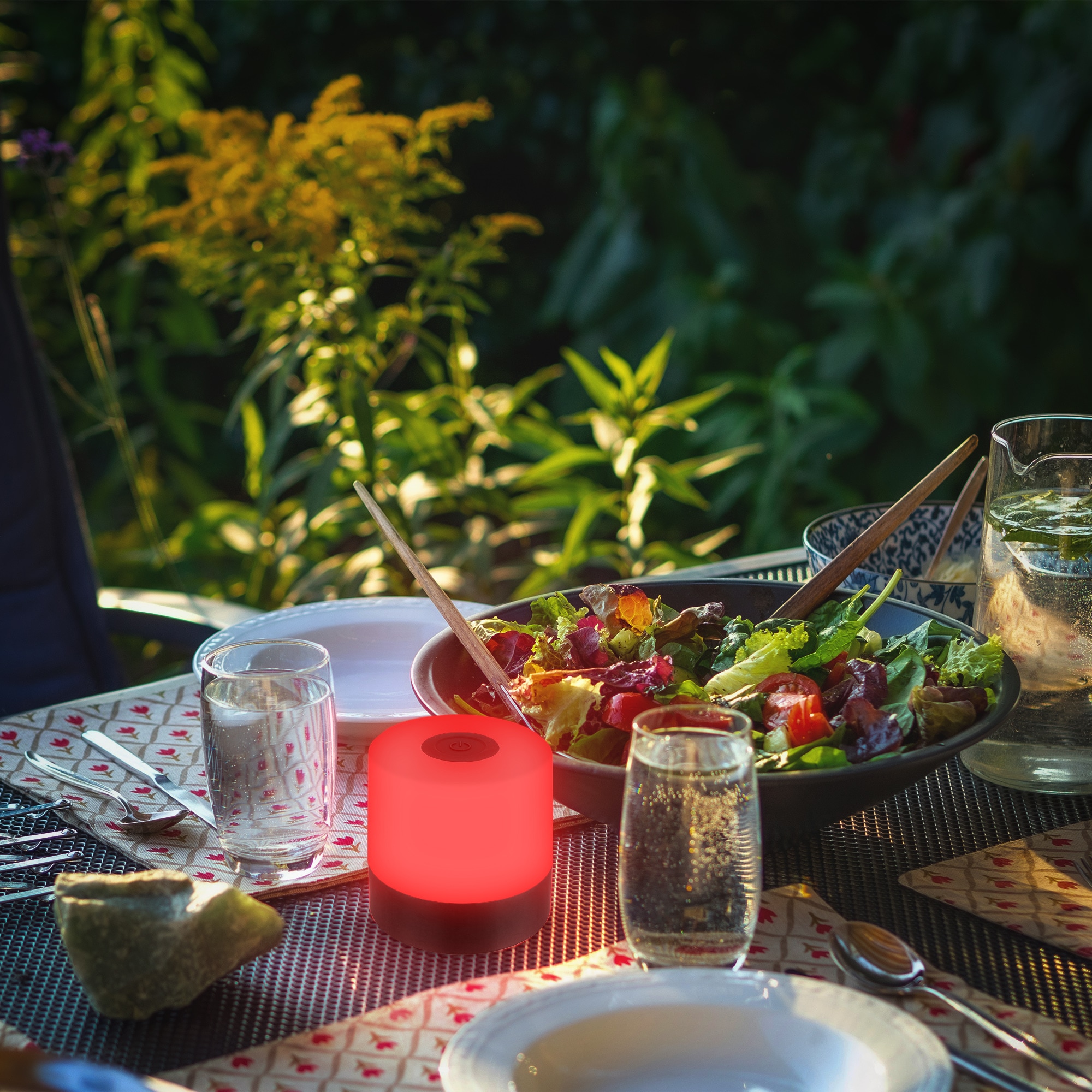 B.K.Licht Außen-Tischleuchte »BKL1590 Kabellose RGB Tischlampe, 4-Stufen Dimmer, mit USB« LED-Modul 1 Stk. Extra-Warmweiß 2.700 K, 200 Lm, 2,5W, IP44, nicht dimmbar, 7x7cm, Schwarz