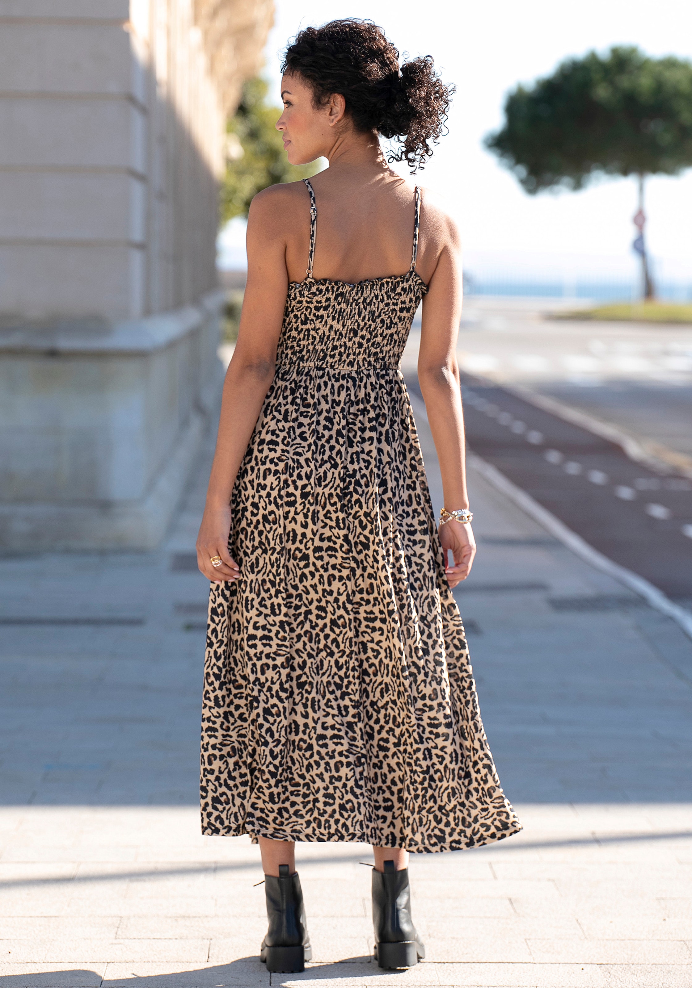 Buffalo Midikleid, mit gesmoktem Oberteil und Animalprint, Leokleid, Sommerkleid