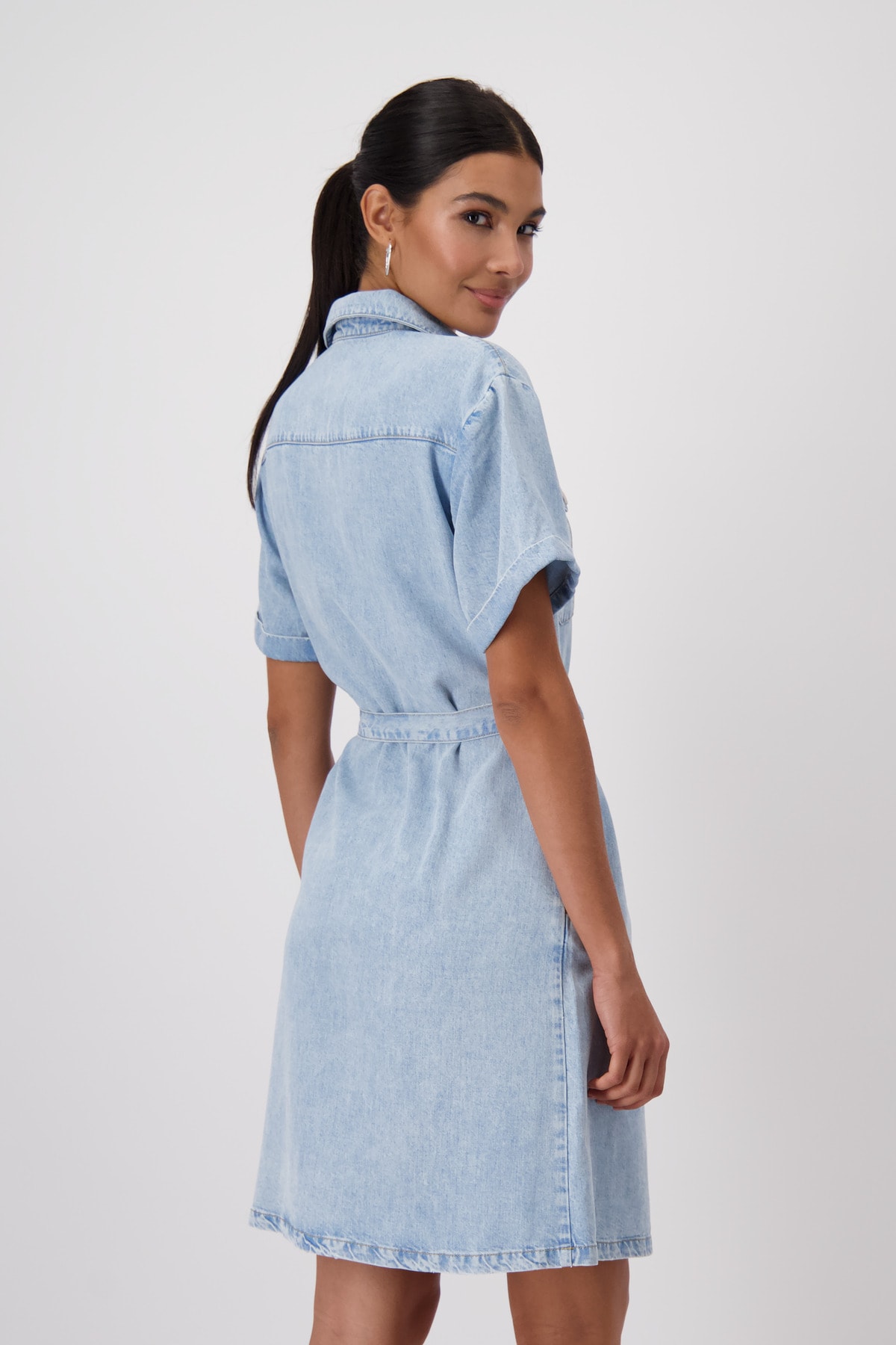 Monari Jeanskleid, mit Bindegürtel