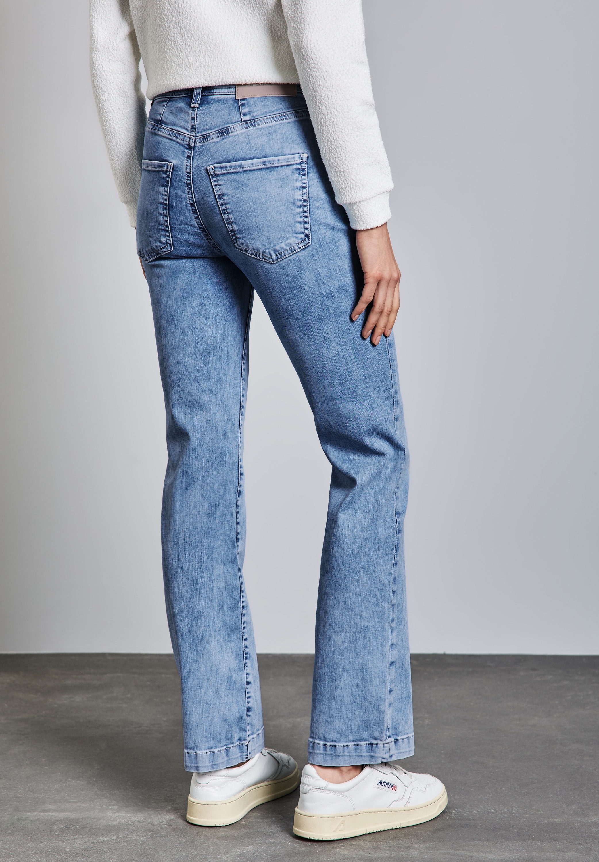 STREET ONE Bootcut-Jeans, im Five-Pocket Style