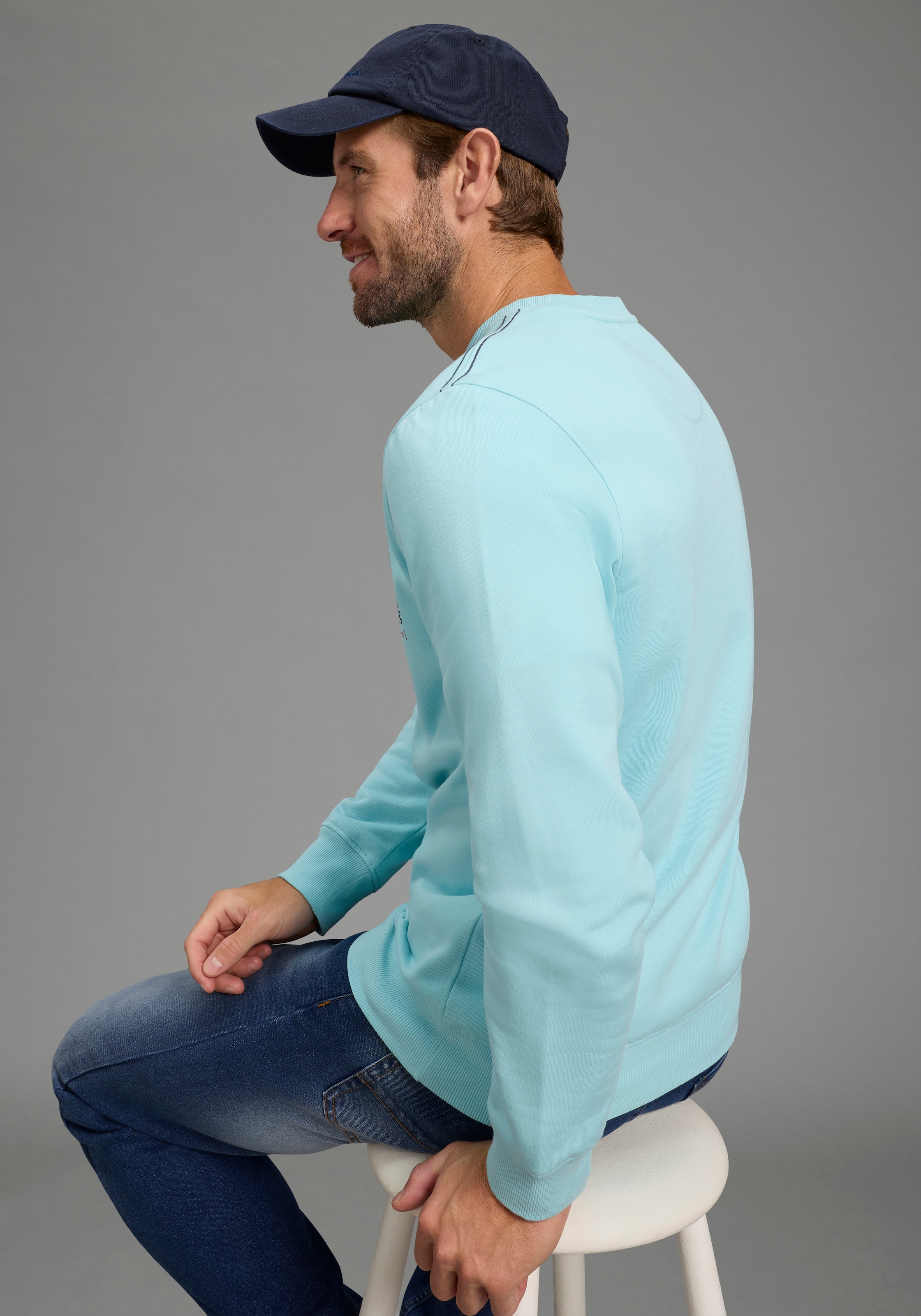 KangaROOS Sweatshirt , aus angerauter Sweatware, mit Rundhalsausschnitt, Langarm-Design
