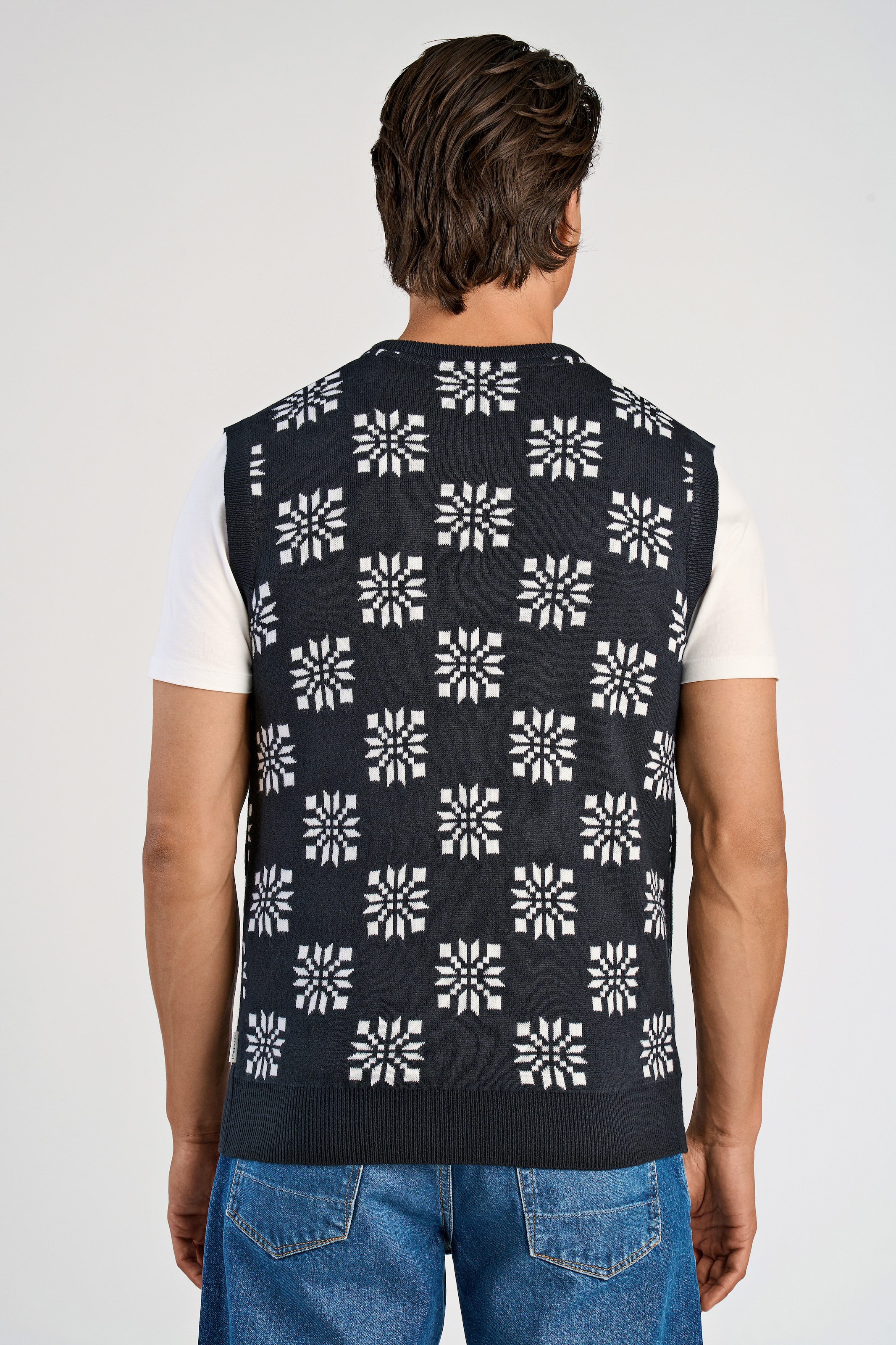 LINDBERGH Pullunder , mit weihnachtlichem Intarsien Muster
