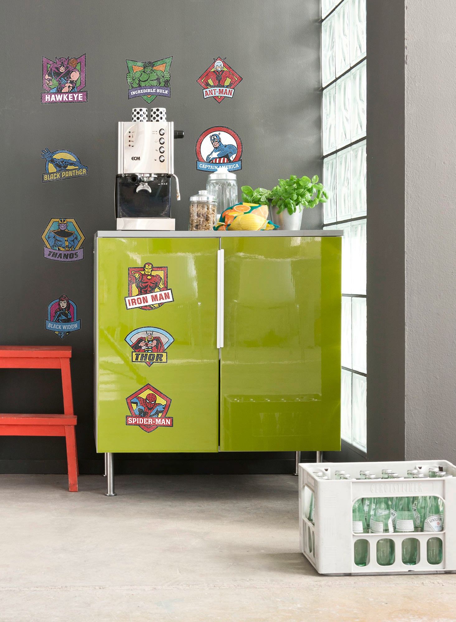 Komar Wandtattoo »Avengers Classic Badges - Größe 50 x 70 cm« selbstklebend, Wandsticker, Kinderzimmer