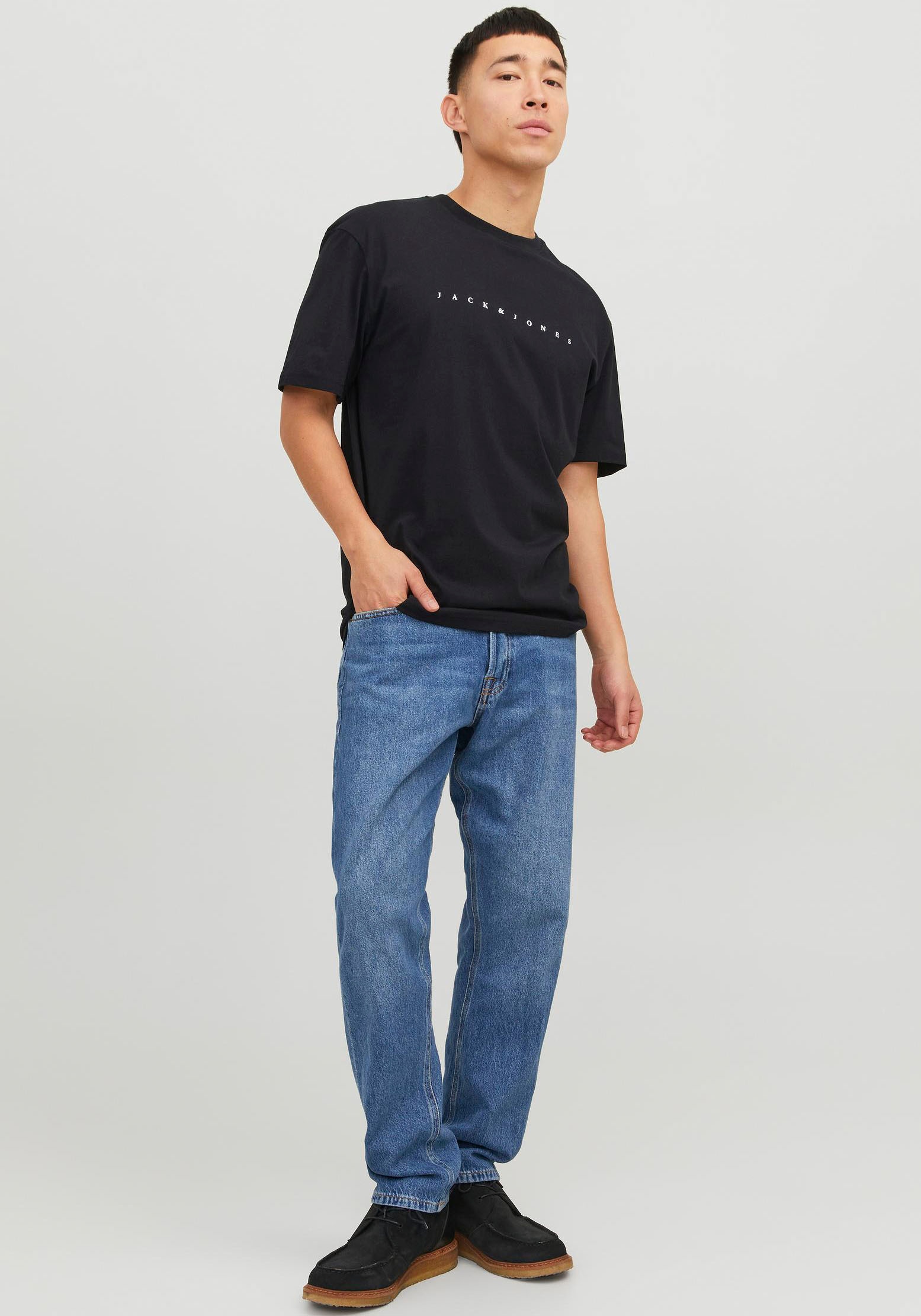 Jack & Jones Rundhalsshirt »JJESTAR JJ TEE SS NOOS«, mit Logo Schriftzug