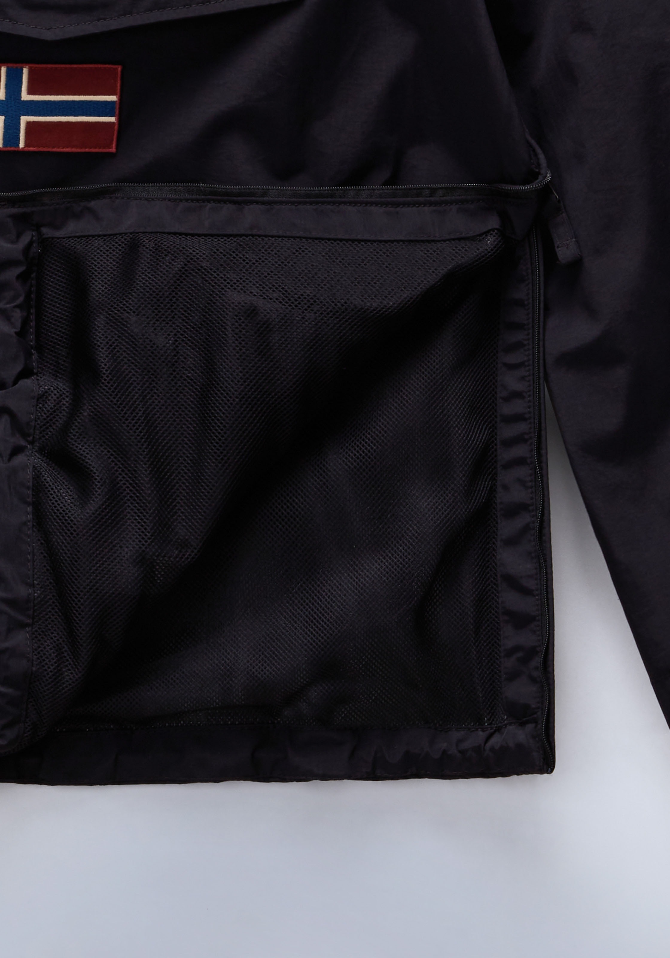 Napapijri Funktionsjacke »RAINFOREST S W PKT 3 041 BLACK«, mit Kapuze, Markenlogo auf dem Ärmel; Reißverschluss im Saum; Schnalle an Kapuze