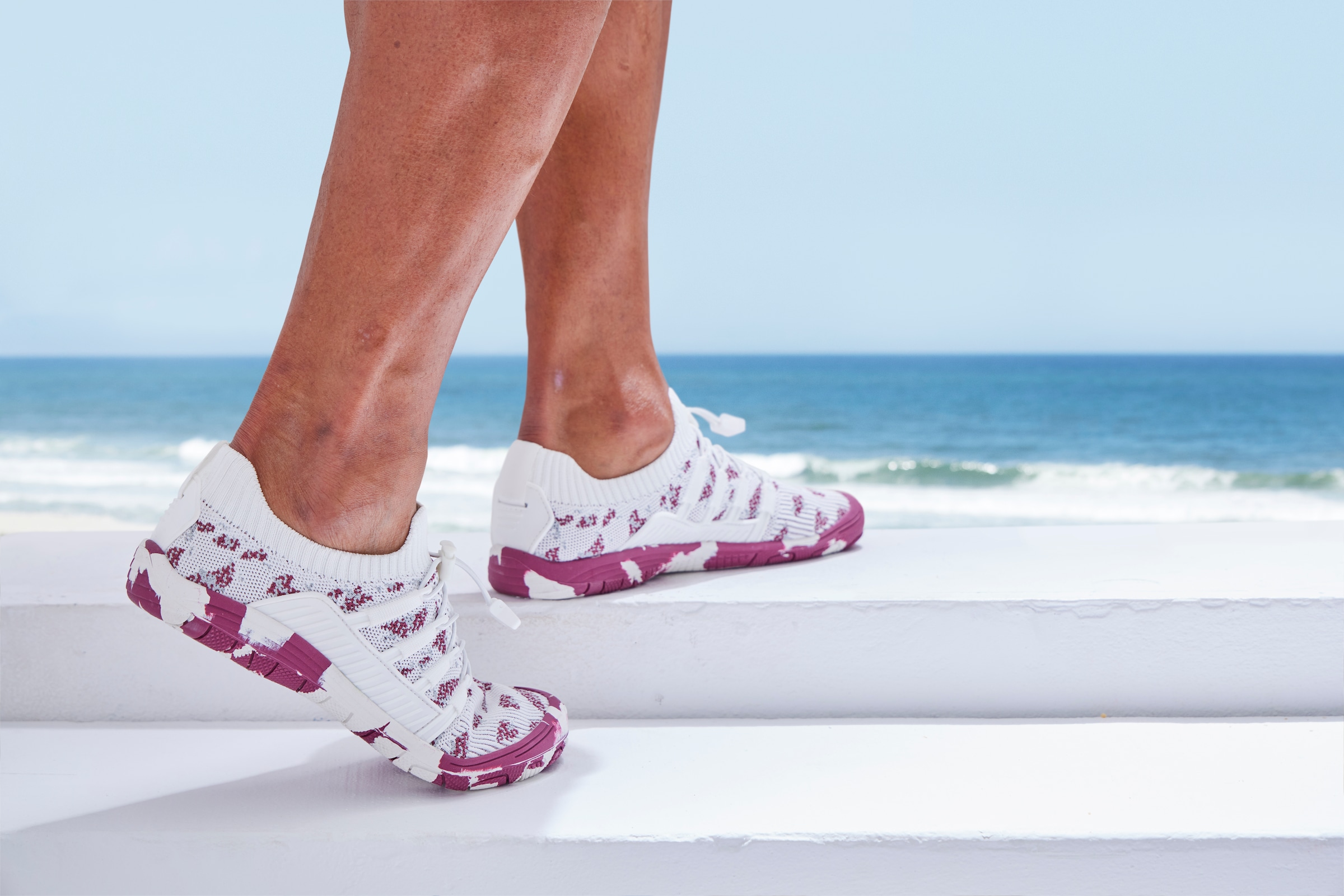Venice Beach Aquaschuh »Badeschuh, Slipper, Wasserschuh«, mit elastischen Bändern für schnelles Reinschlüpfen, Unisex VEGAN