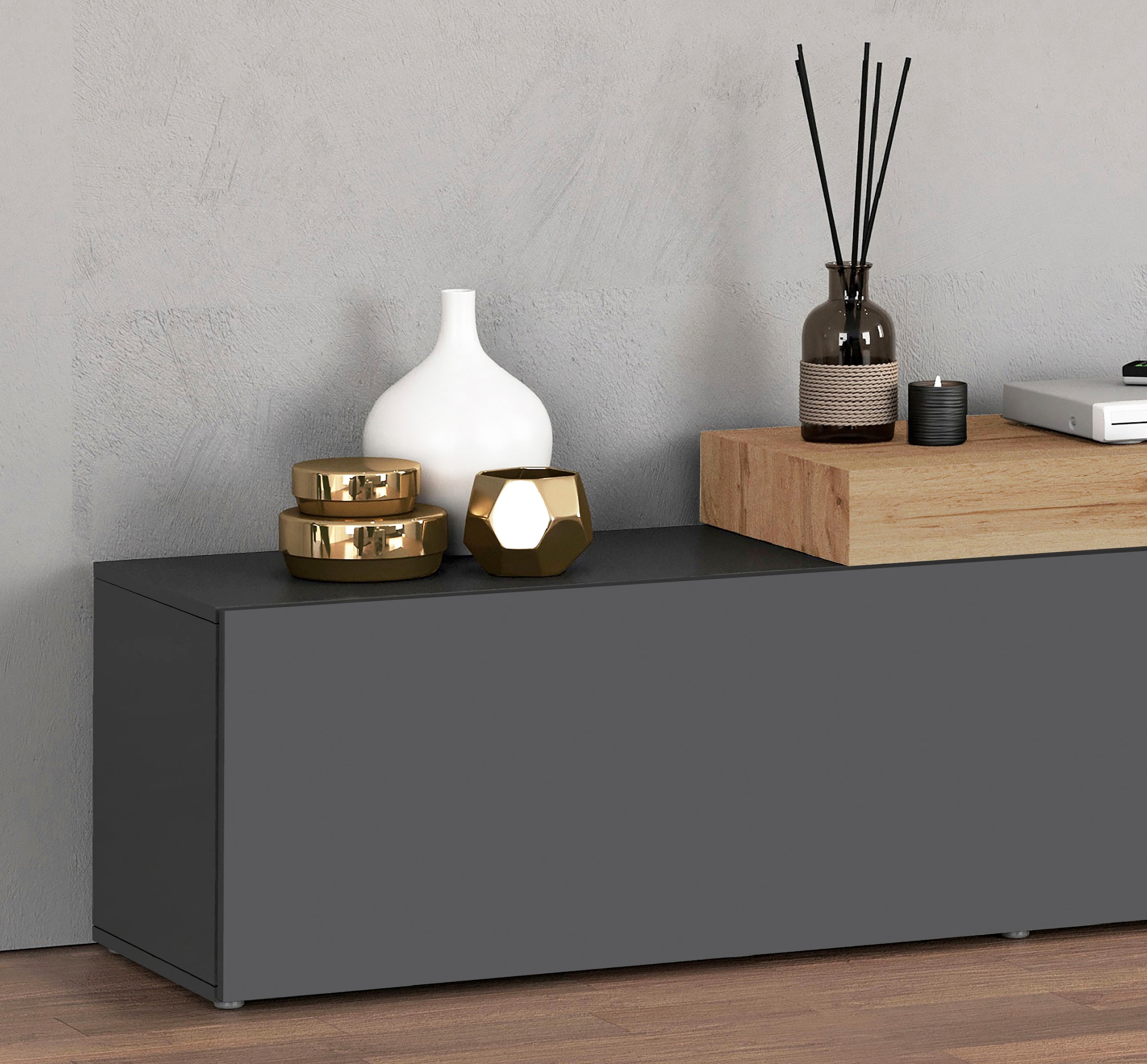 OTTO home Lowboard »Chronos TV-Board, T-Schrank« Breite verstellbar von 180 bis 290 cm, 1 Stk. tlg. Breite 240 cm TV-Board,Lowboard,1 Klappe und ein L-Förmiger Aufsatz