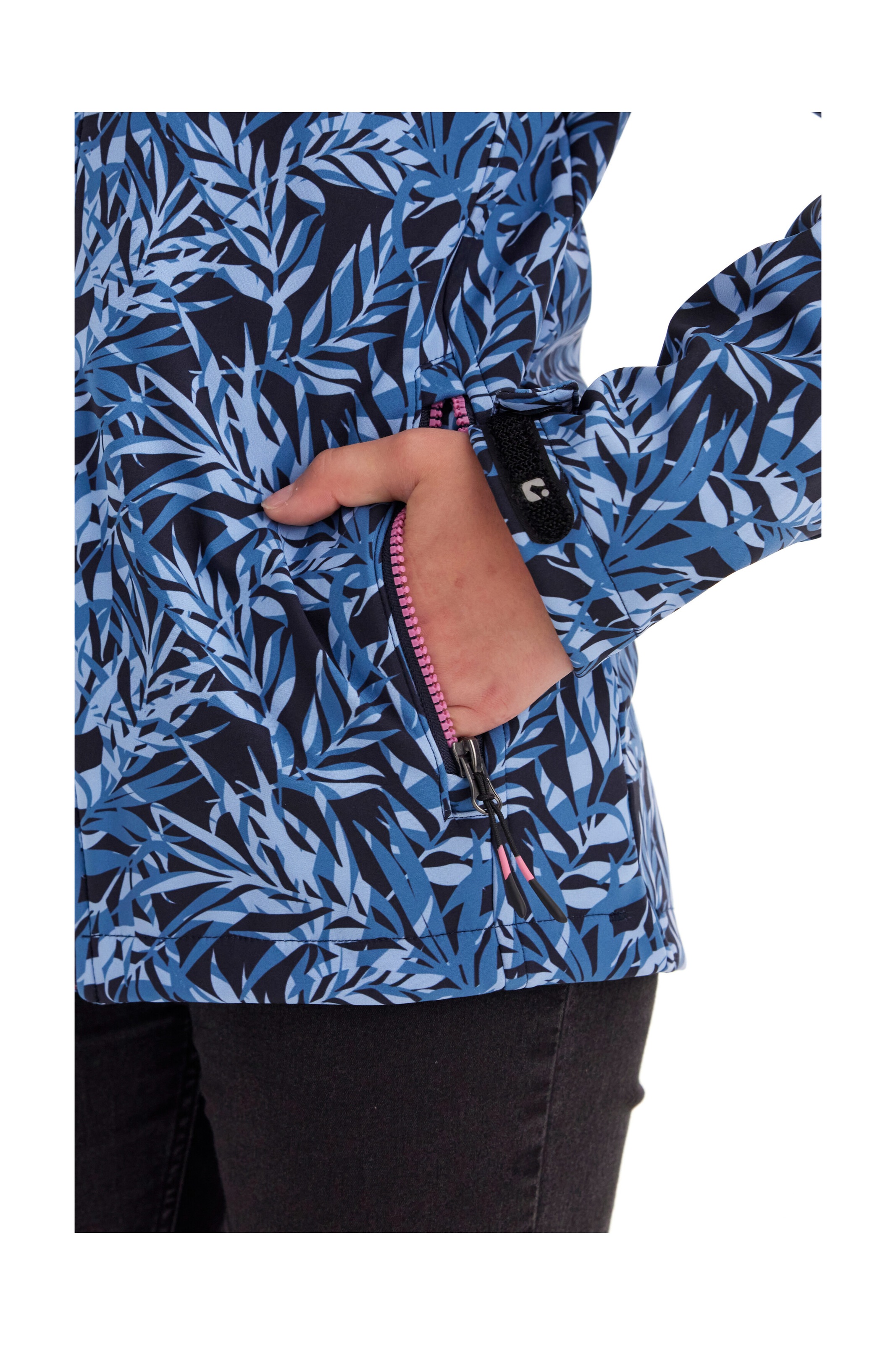 Killtec Softshelljacke »Mädchen Softshelljacke Print« Wasserdicht, windabweisend, atmungsaktiv, modischer Print