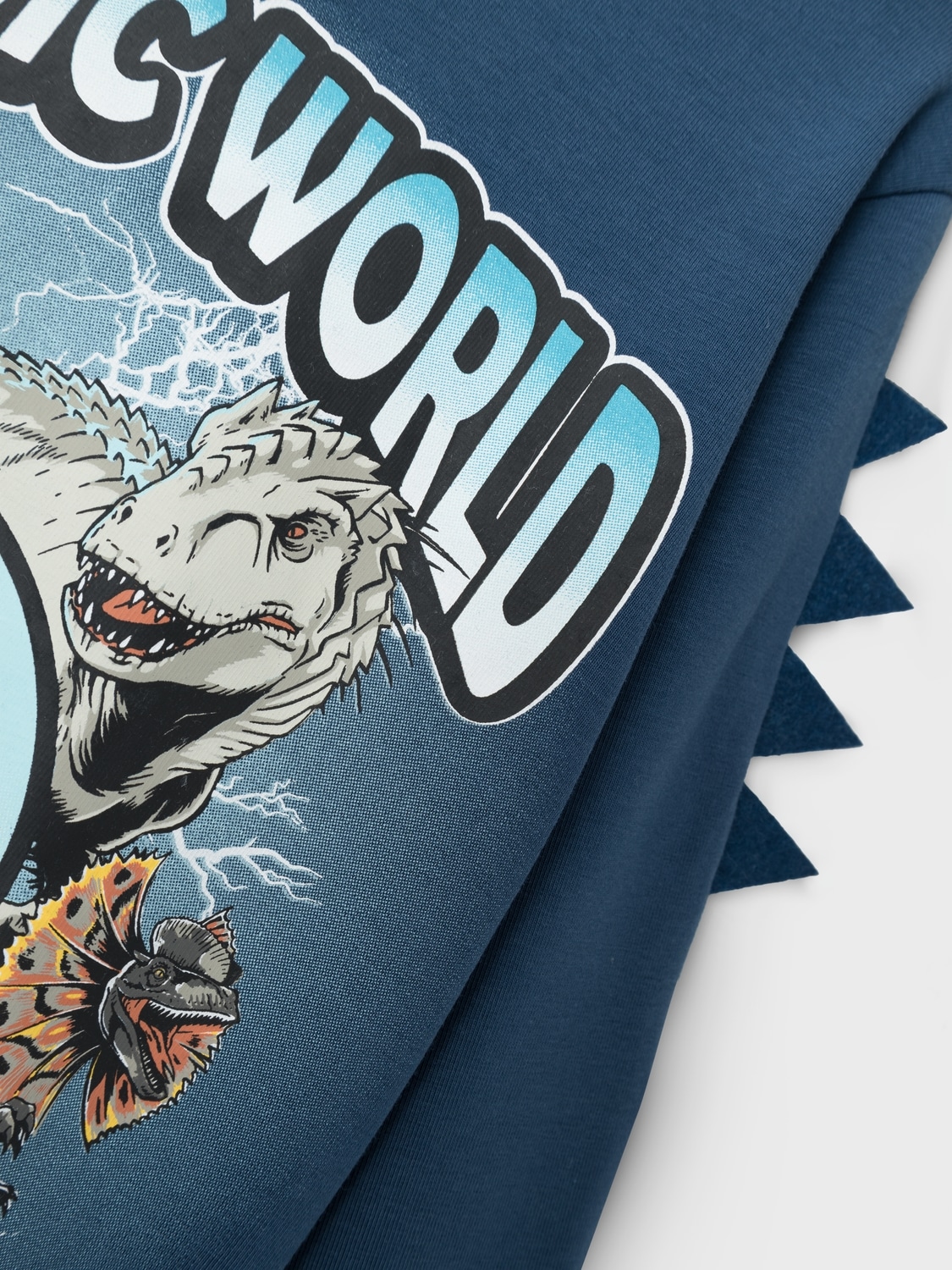 Name It Langarmshirt »NMMJOLLY JURASSIC LS TOP NOOS SKY« mit tollem Jurassic World-Frontmotiv