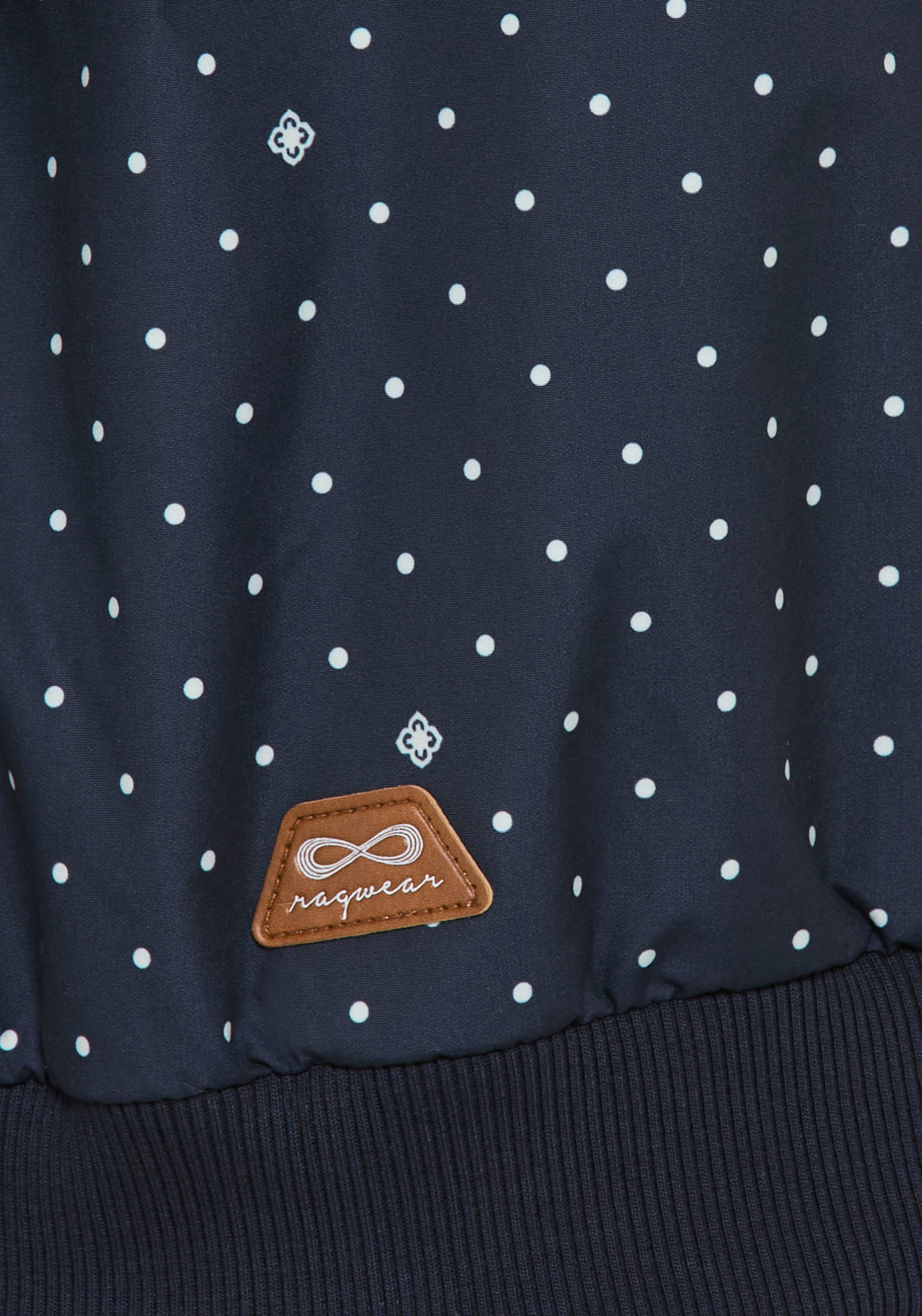 Ragwear Outdoorjacke »NUGGIE DOTS O« mit Kapuze aus Polyester, hüftlange Passform, hochschließender Kragen