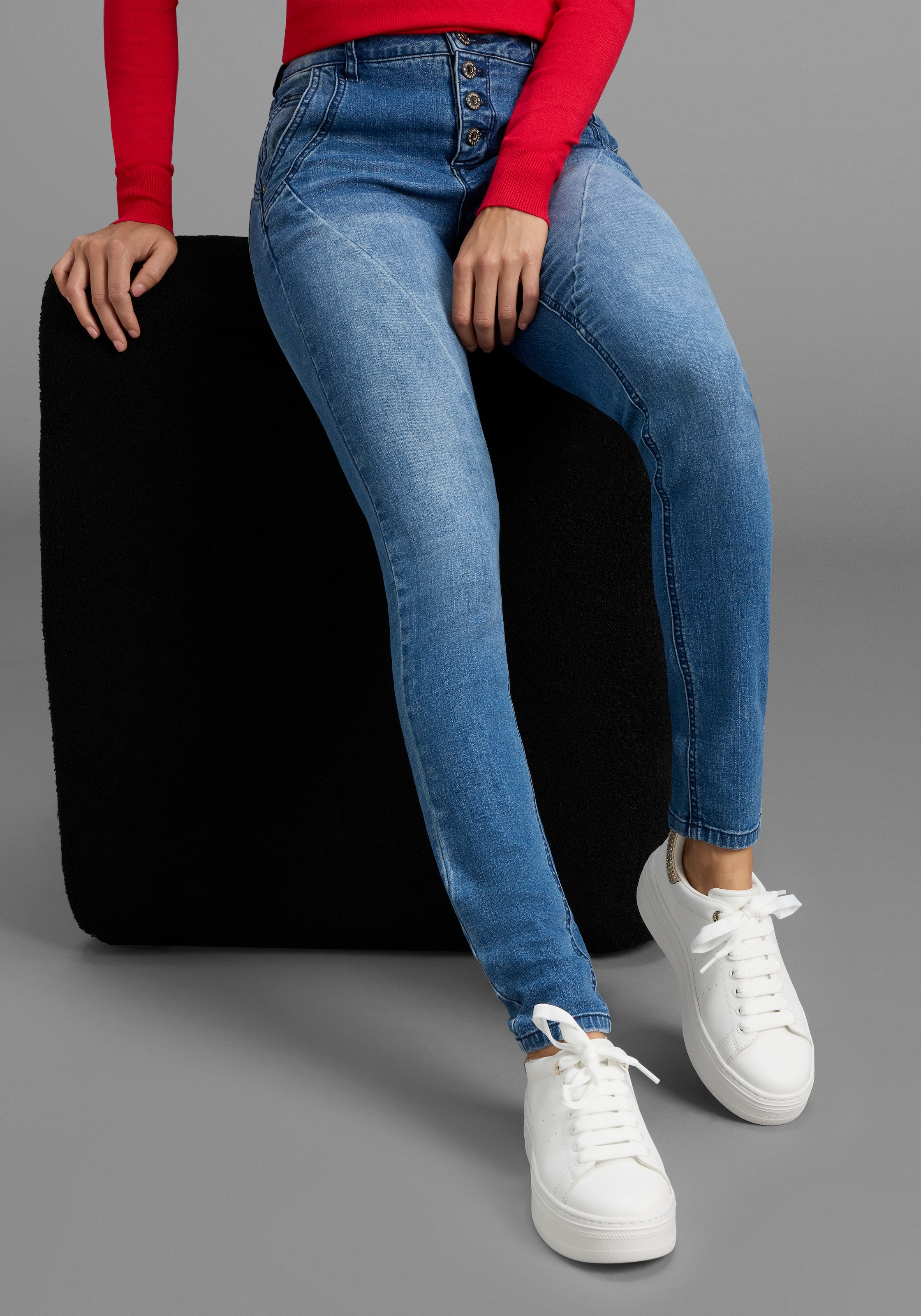 Bruno Banani Skinny-fit-Jeans, mit schrägen Nähten - NEUE KOLLEKTION