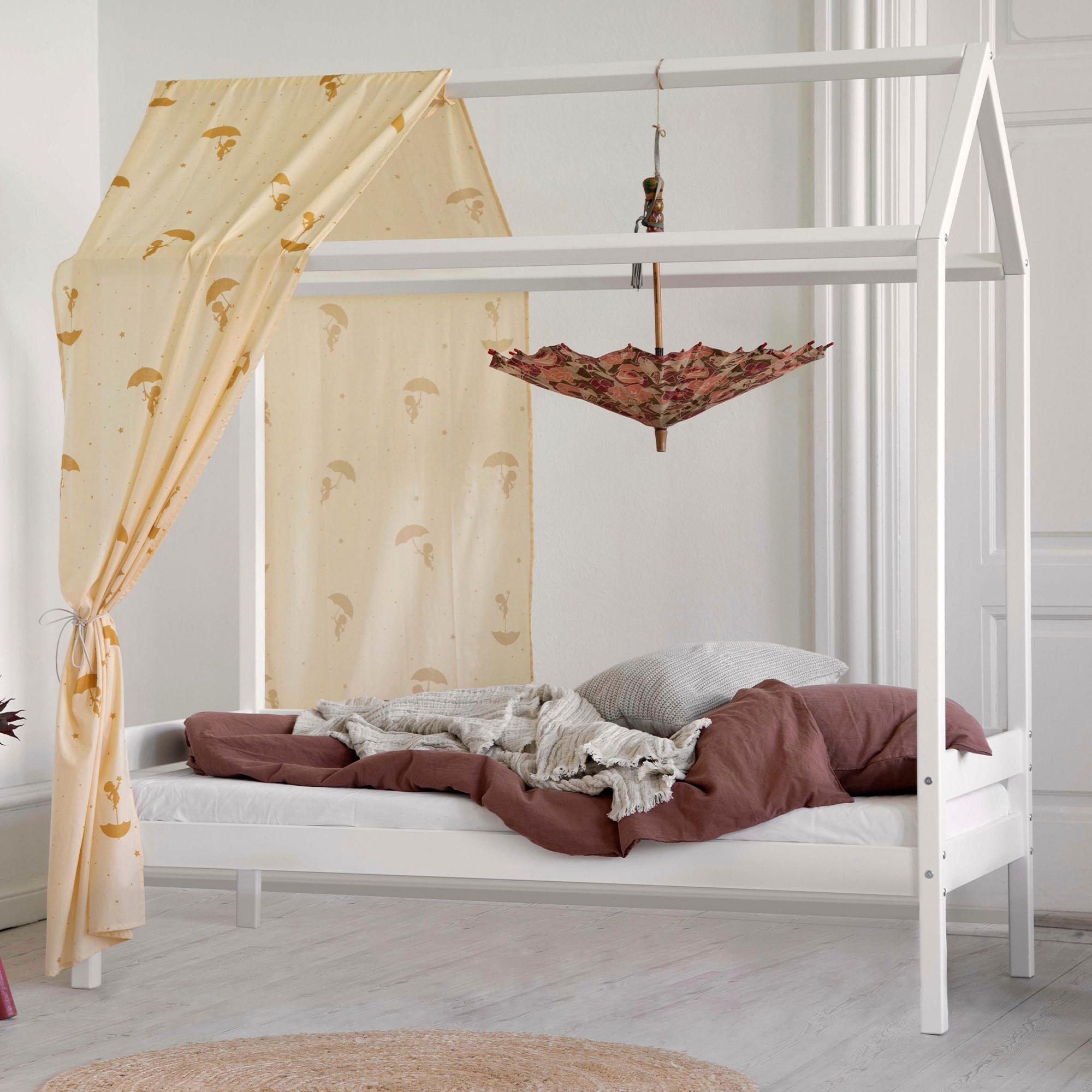 Hoppekids Kinderbett »ECO Dream«, Hausbett mit Dach wahlweise mit Rausfallschutz