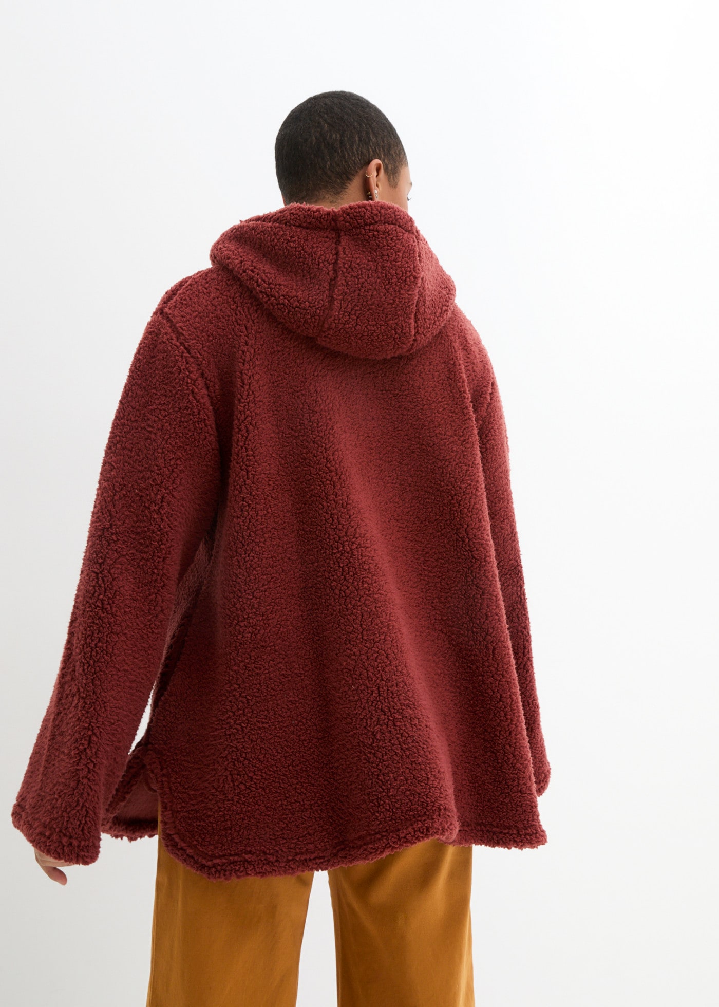 bonprix Fleecejacke mit Kapuze aus kuscheligem Teddymaterial, mit Stehkragen und Kapuze, in A-Linie