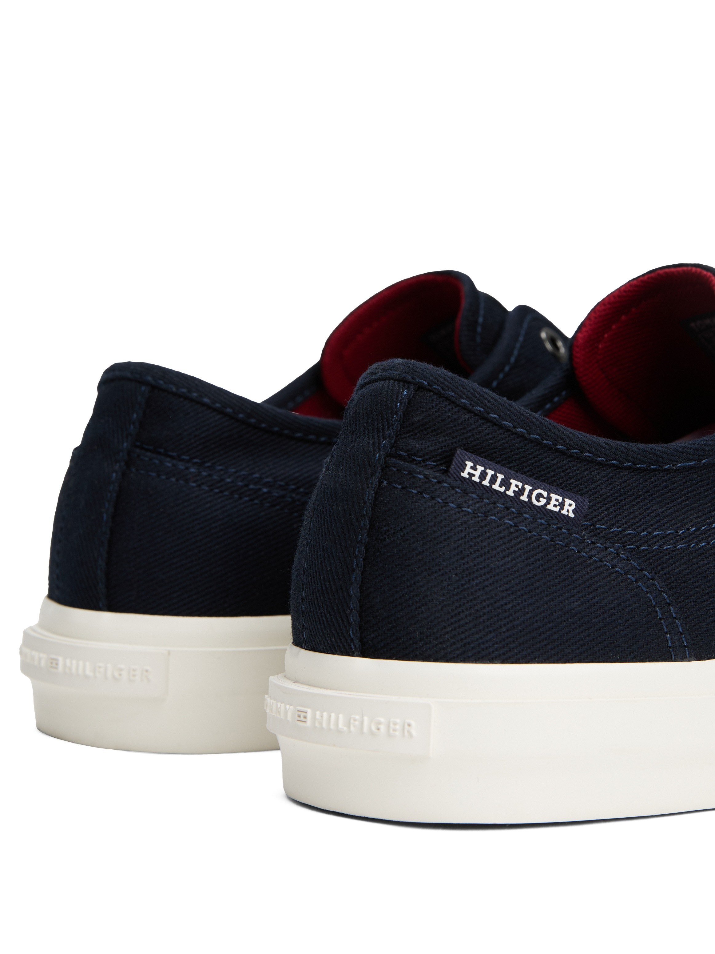 Tommy Hilfiger Sneaker »TH HI VULC LOW OXFORD TWILL«, Freizeitschuh, Halbschuh, Schnürschuh mit Label an der Ferse