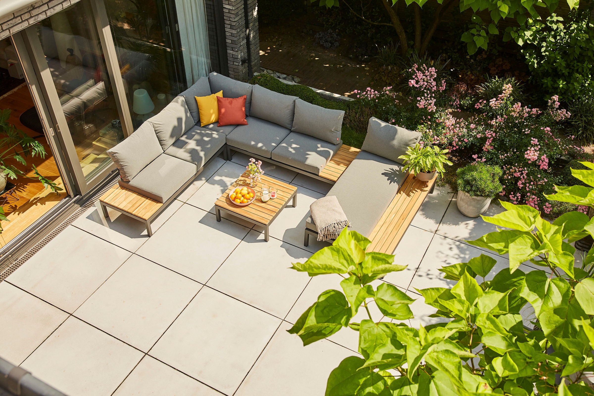 Siena Garden Gartenlounge-Set »Alvida«, (Set, 15 tlg.), best. aus 2 Sofas, 1 Ecksofa, 1 Tisch und 12 Kissen
