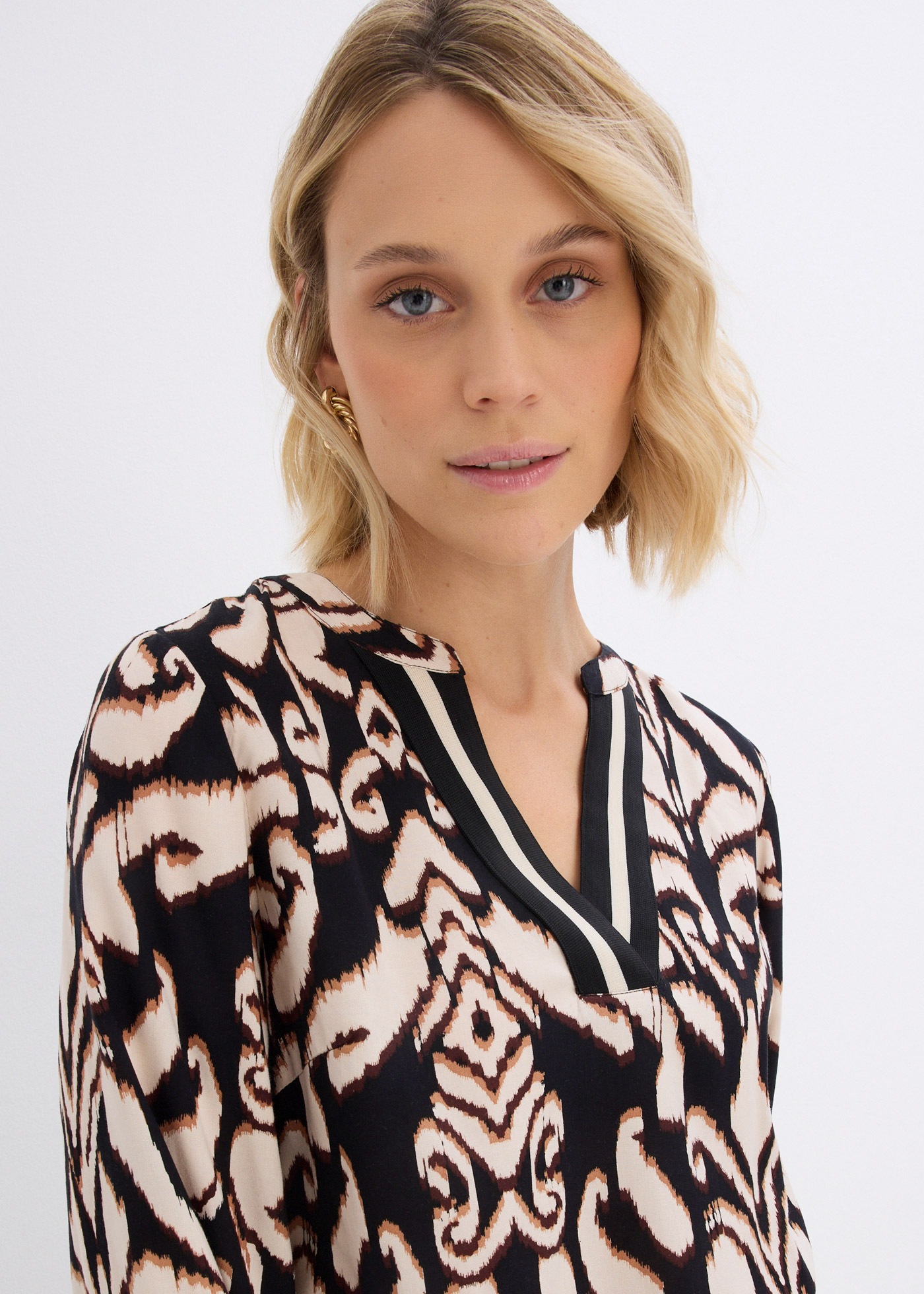 bonprix Tunika »Tunikabluse aus fließender Viskose« Tunikabluse aus fließender Viskose