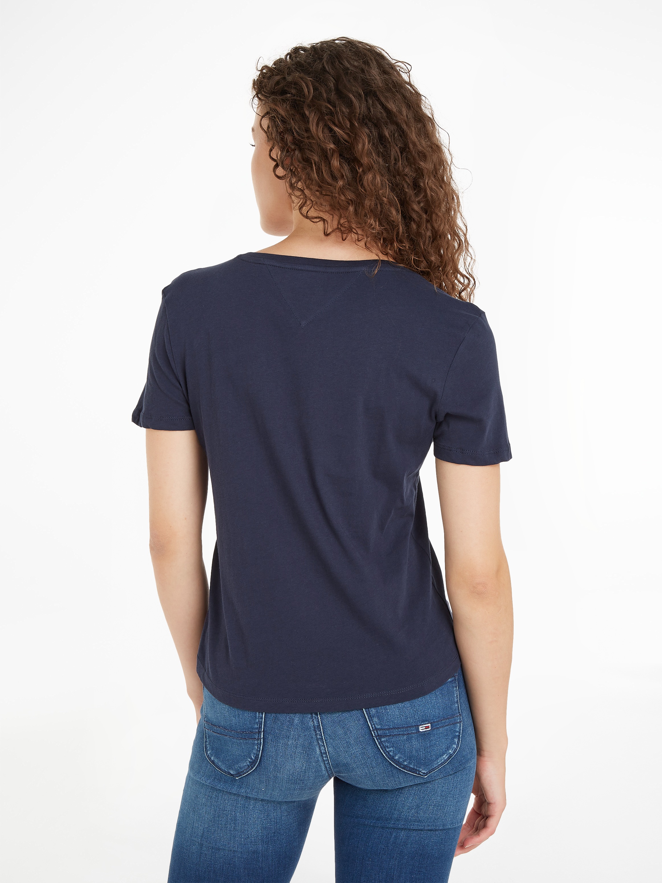 Tommy Jeans V-Shirt, mit Tommy Jeans Logo-Flag auf der Brust
