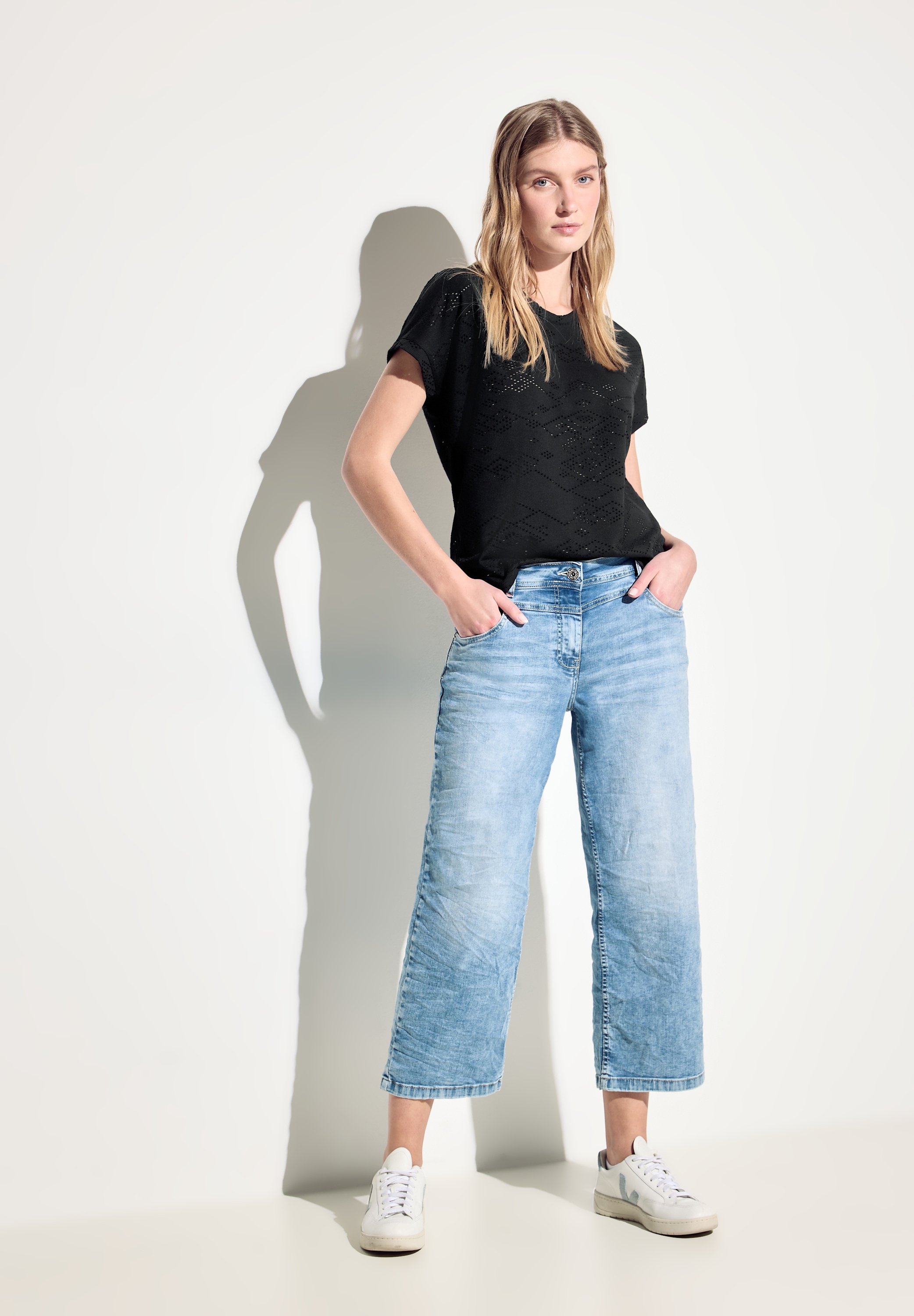 Cecil T-Shirt mit Lochmuster in Ornamentform