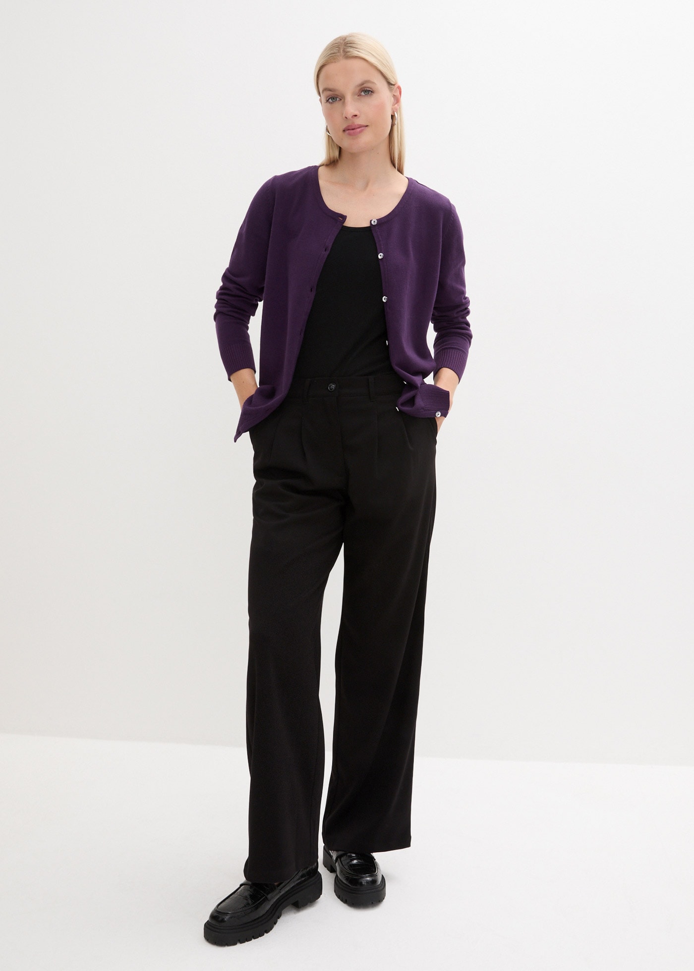 bonprix Strickjacke »Enge Feinstrickjacke« schmale Passform, Feinstrick-Design, aus Baumwolle und Polyamid