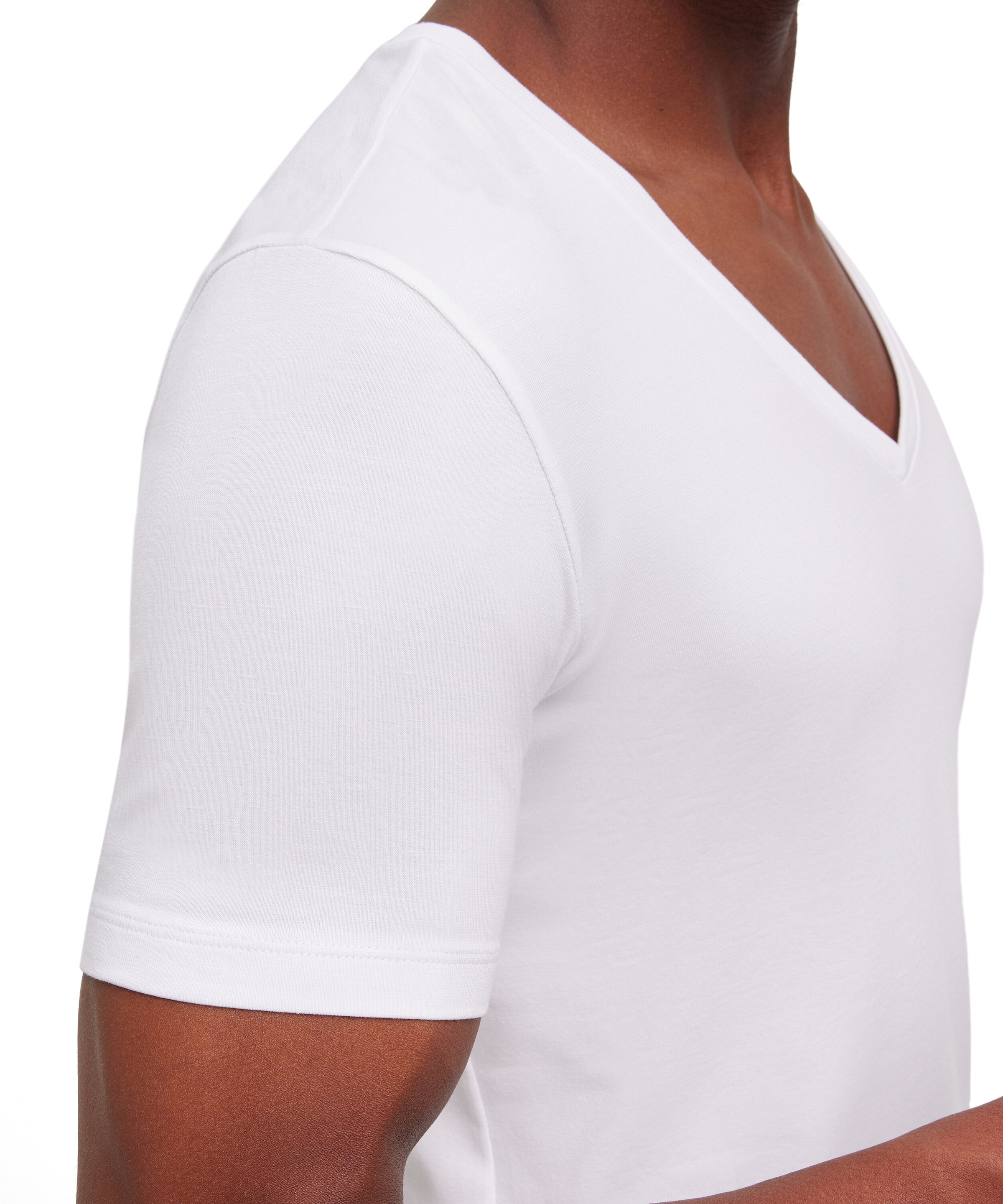 FALKE T-Shirt »Daily Comfort« tiefer V-Ausschnitt, kurzarm, Cotton-Mix, slim fit