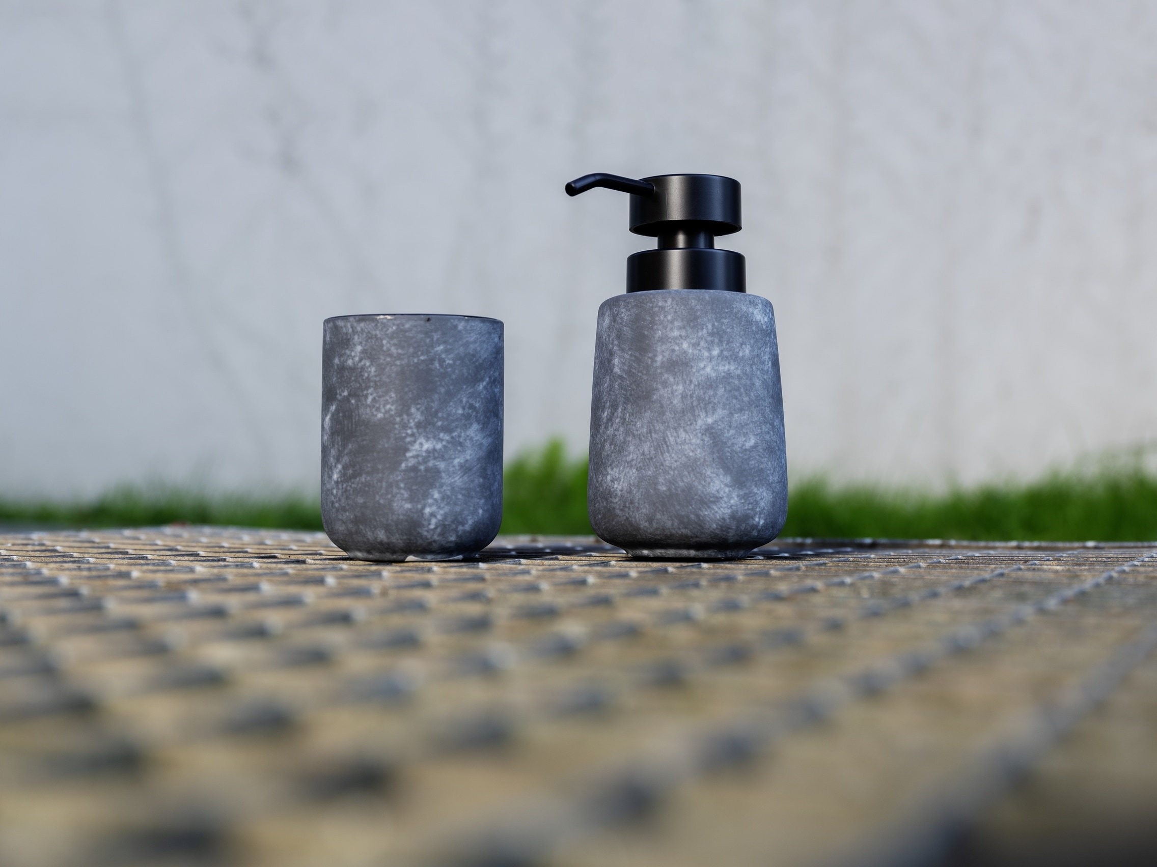 WENKO Seifenspender »Sacile« Dosierspender aus hochwertiger Keramik, moderne Beton-Optik, 400 ml