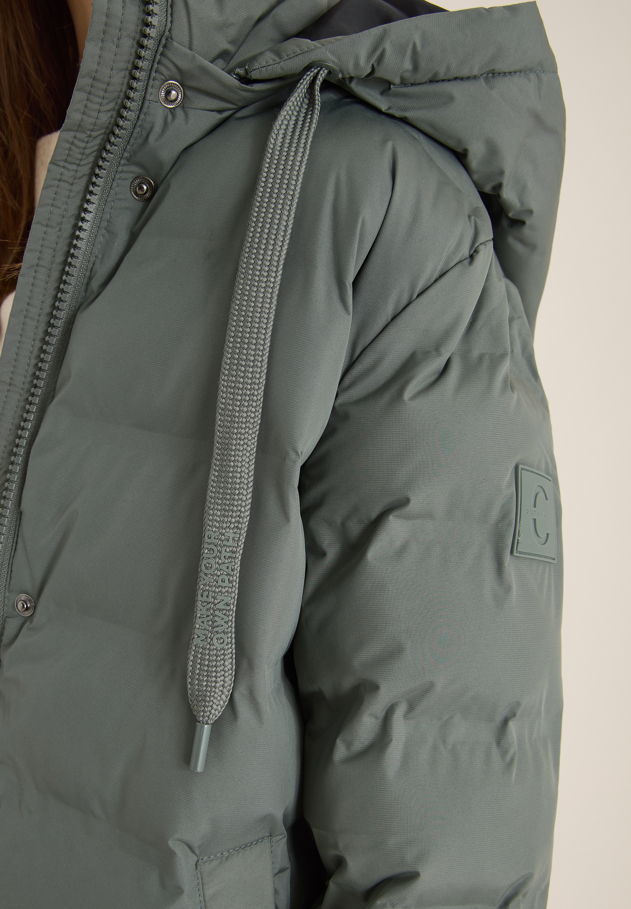 Cecil Steppmantel mit Kapuze