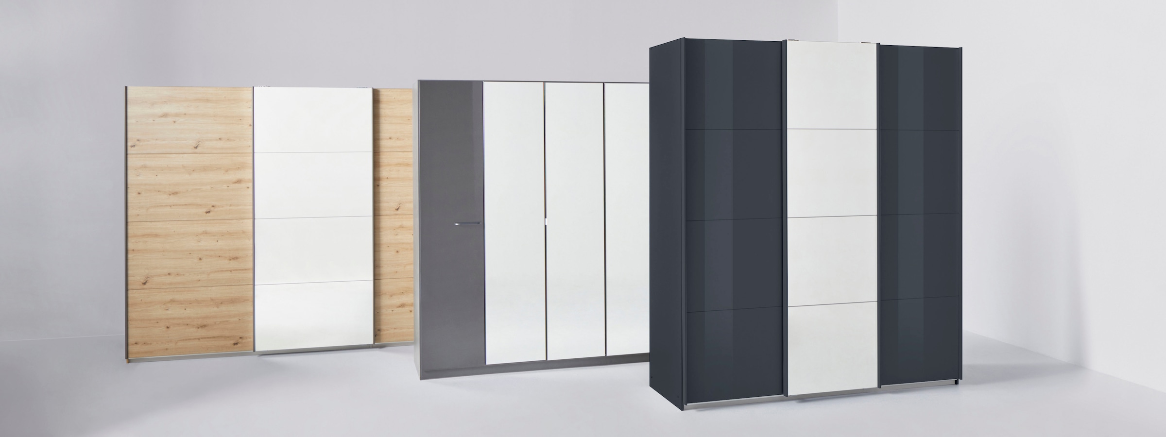 rauch Schwebetürenschrank Oteli inkl. Wäscheeinteilung mit 3 Innenschubladen sowie zusätzlichen Böden