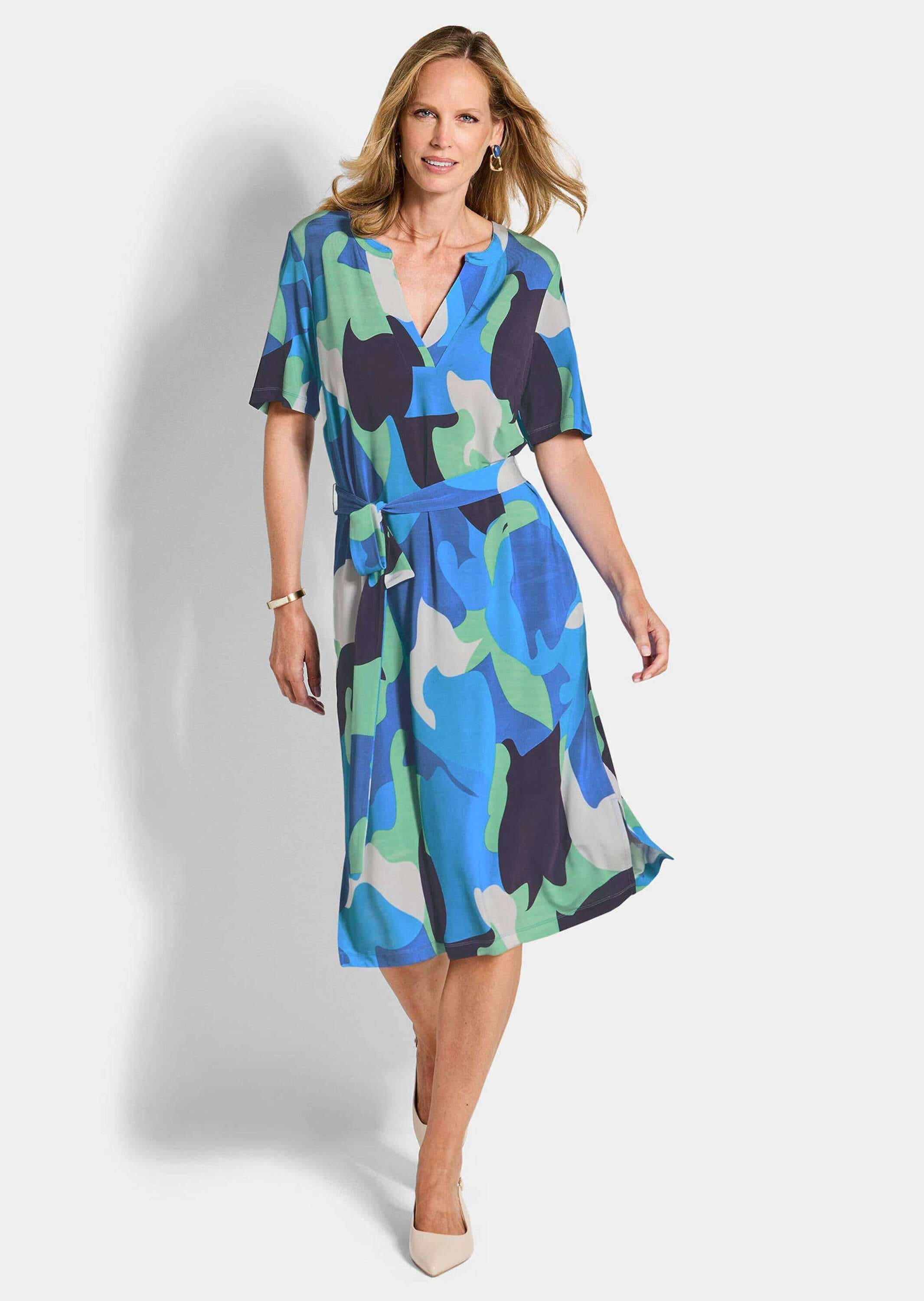 GOLDNER Sommerkleid »Kurzgröße Druckkleid mit organischem Muster« Taschen in der Seitennaht