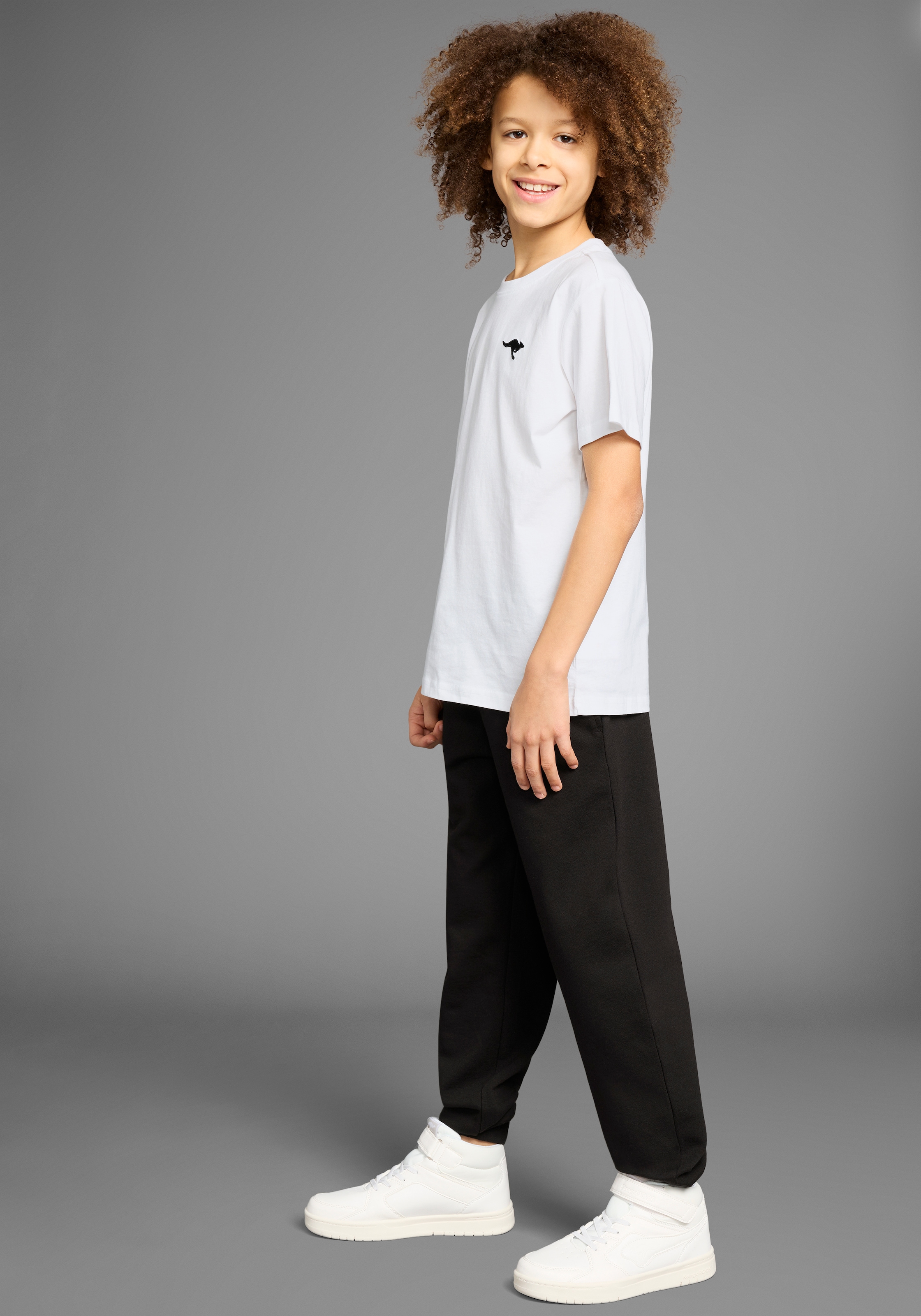 KangaROOS T-Shirt »2er Pack T-Shirts mit kleiner Stickerei« Packung, 2, 2 Stk. , 2 T-Shirts mit Stickerei