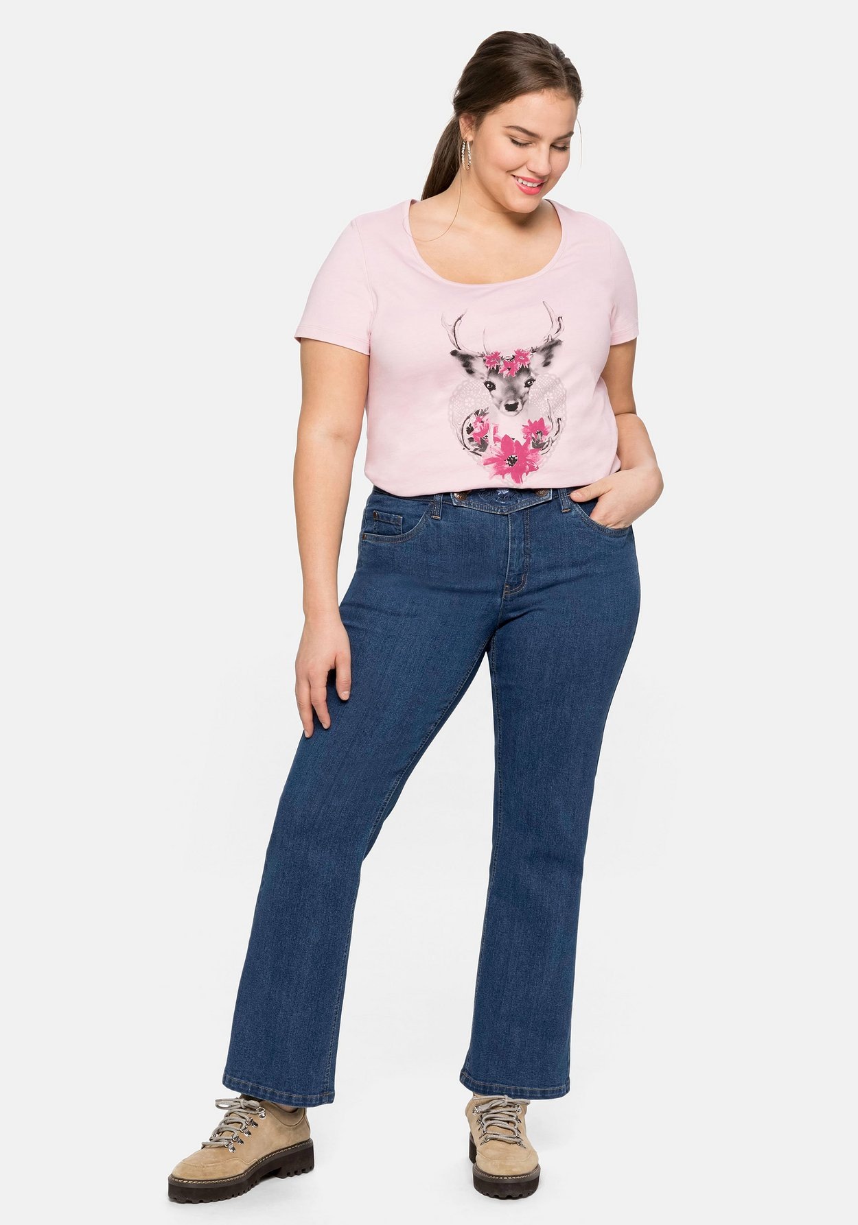 Sheego Bootcut-Jeans »Trachtenjeans im Trachtenlook mit abknöpfbarem Latz«