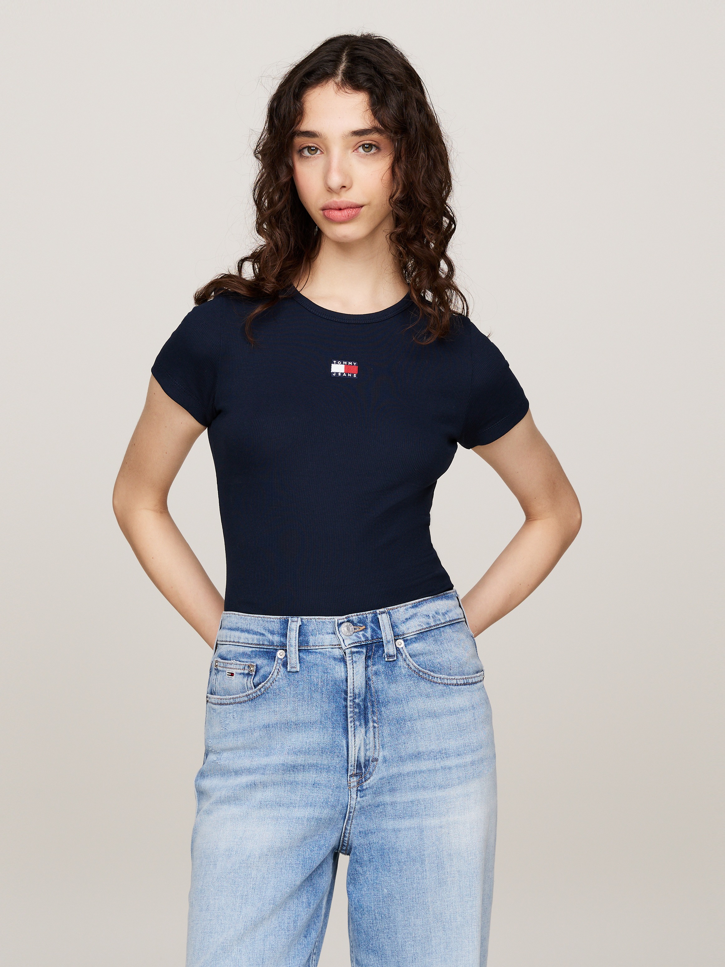 Tommy Jeans T-Shirt »TJW SLIM BADGE RIB TEE«, in Rippoptik