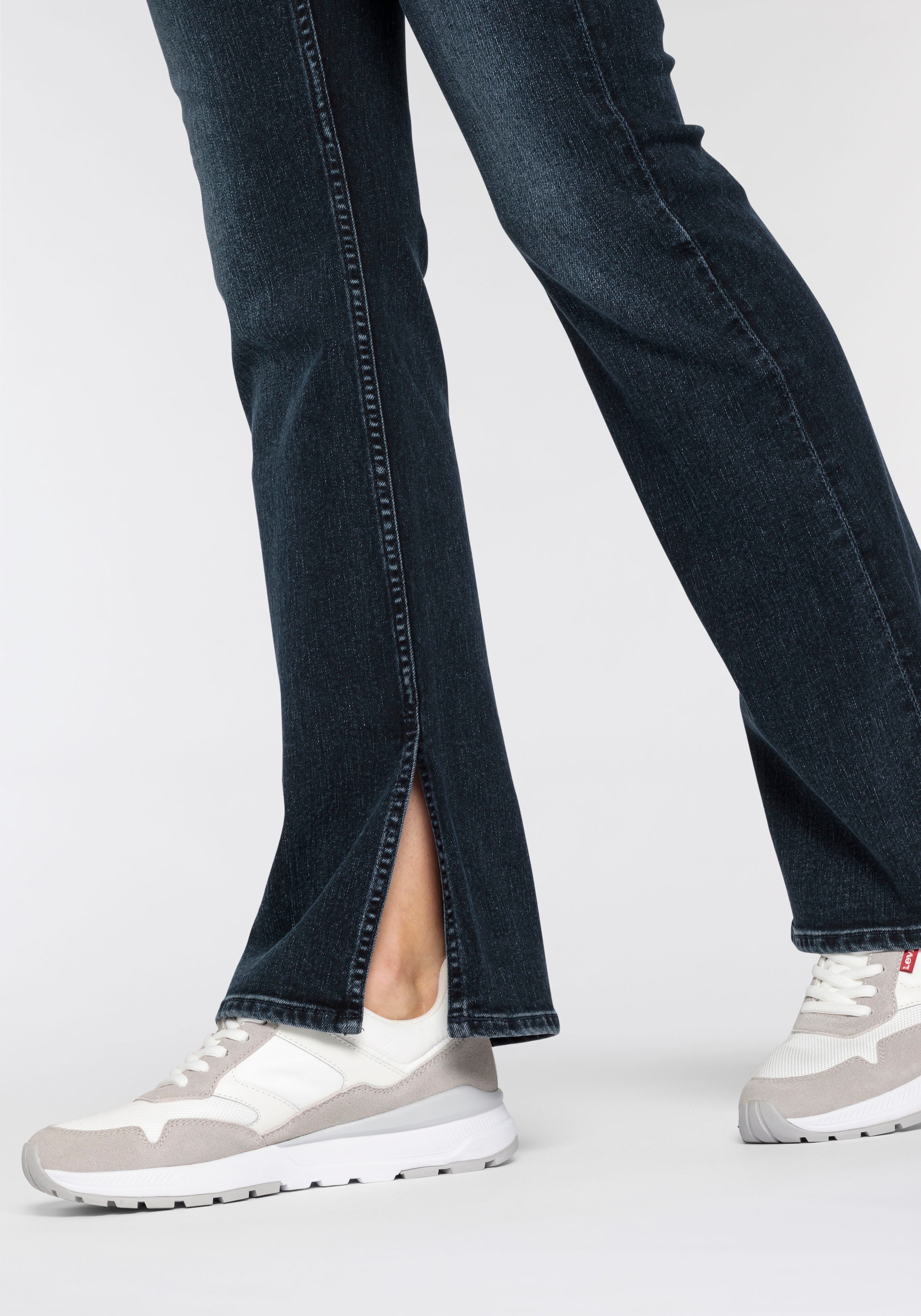 Levi's® Bootcut-Jeans »725 High-Rise Bootcut«, mit Schlitz