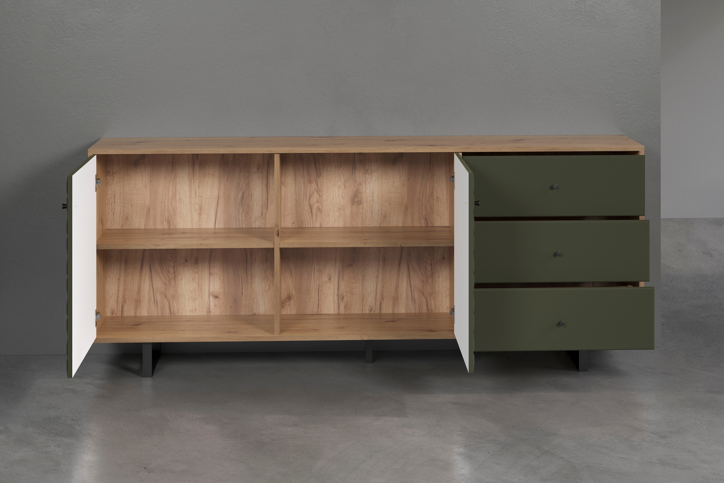 PLACES OF STYLE Sideboard »Ferretti« Wohnzimmerkommode mit besonderer Fräsung und Füße/Griffe aus Metall